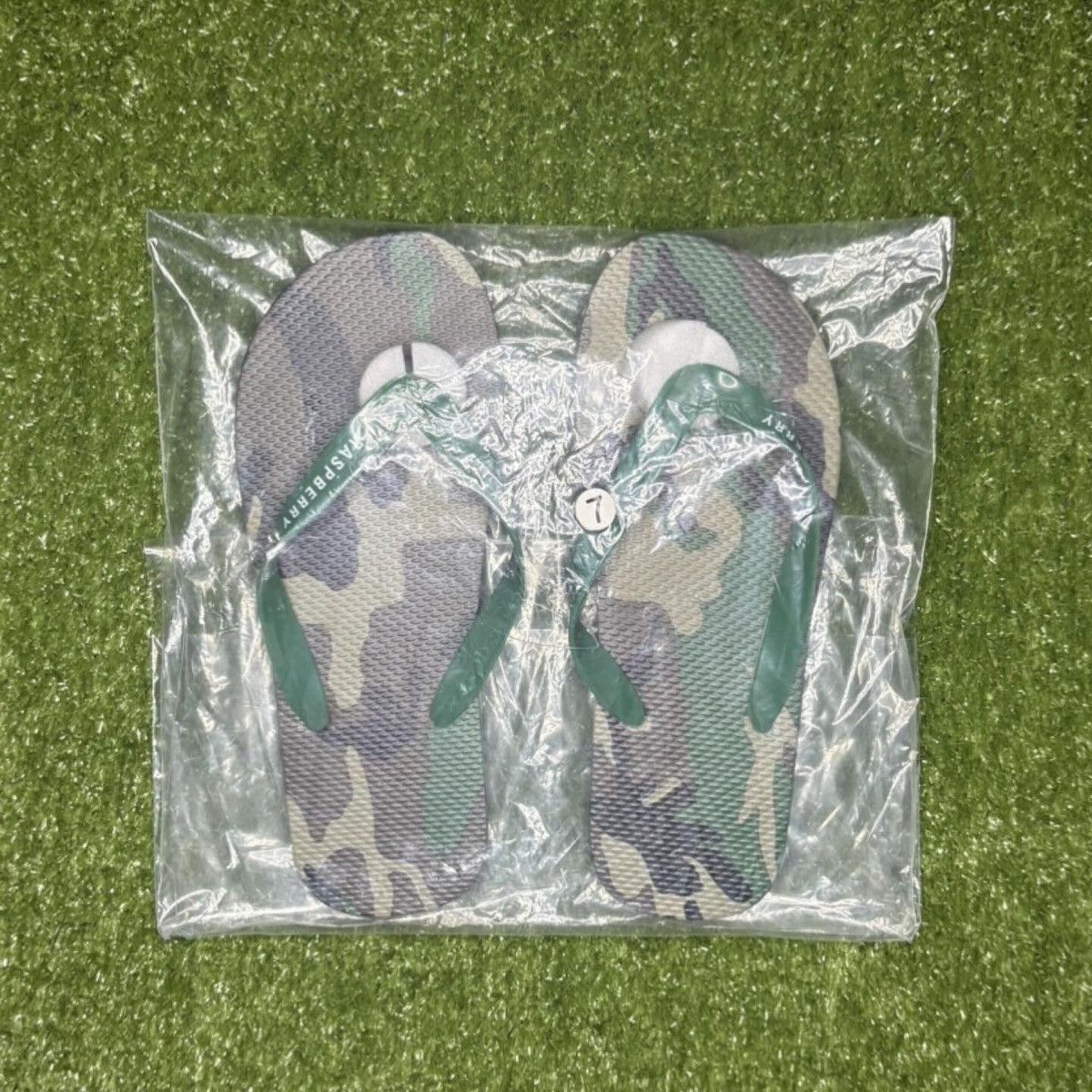 The GV Gallery GV Gallery Camo Slides Size US 7 / EU 40 - 6 Thumbnail