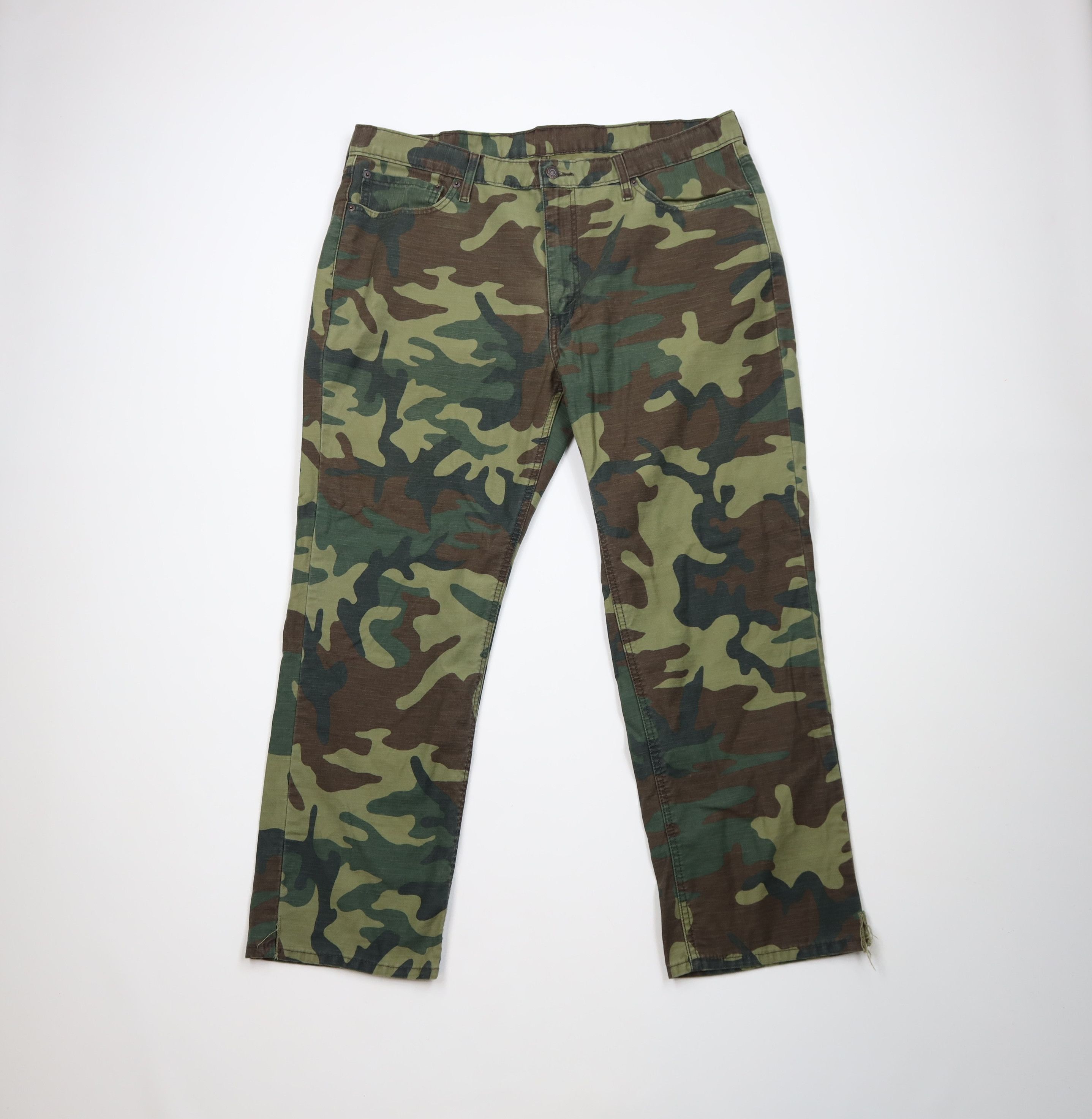 Levi's Vintage Y2K Levis 541 Fit Tapered Leg Camouflage Pants Size US 40 / EU 56 - 1 Thumbnail