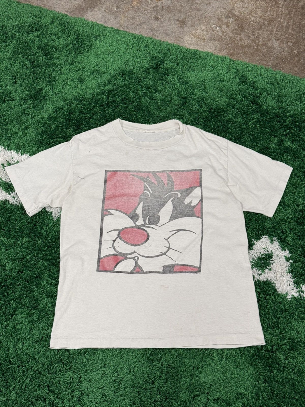 Vintage Vintage 1993 Warner Bro Sylvester Cat Distressed Cartoon Tee Size US M / EU 48-50 / 2 - 1 Thumbnail