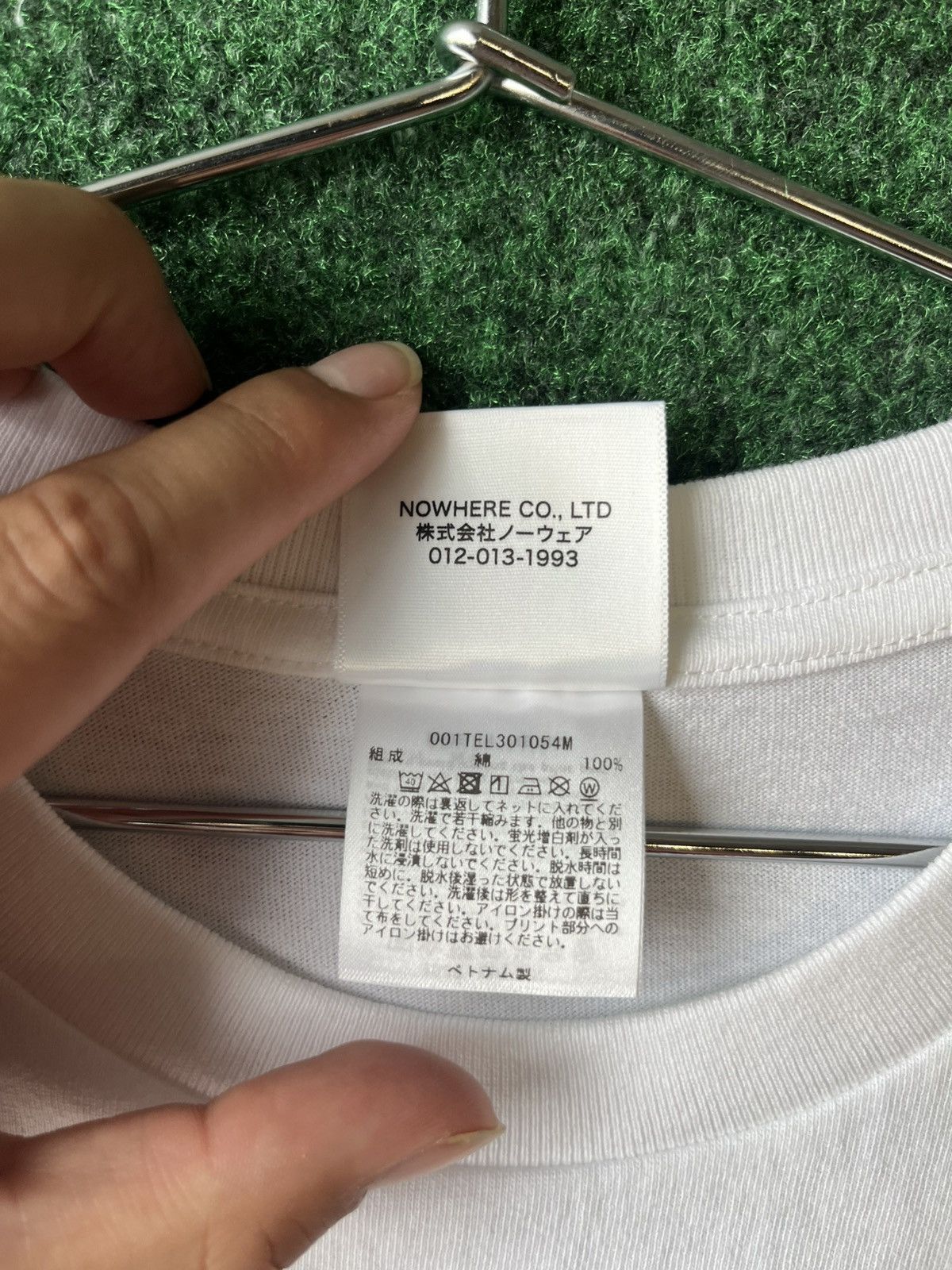Bape BRAND NEW BAPE ASNKA KANJI GRAFFITI LOGO TEE WHITE/RED LARGE Size US L / EU 52-54 / 3 - 6 Thumbnail
