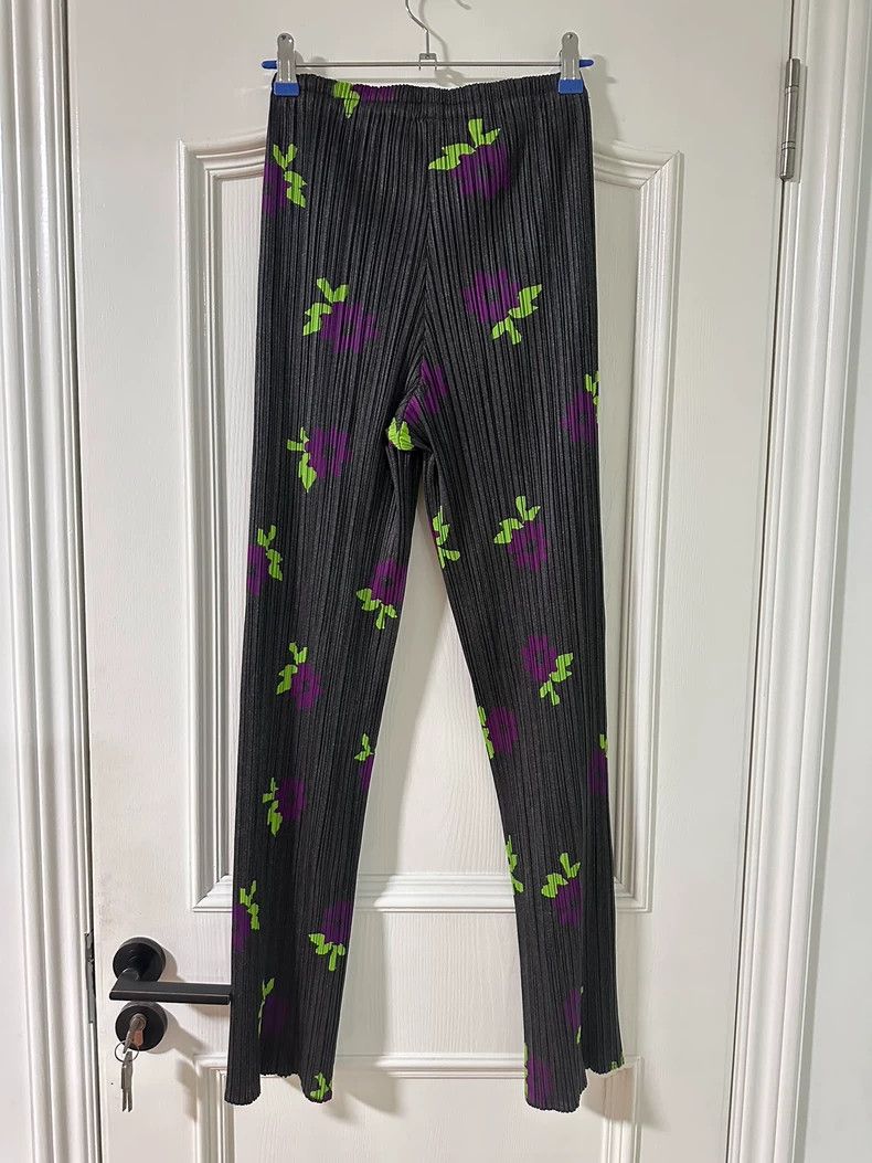 Issey Miyake Issey Miyake size:3 Purple flower trousers Size 42" / US 20 - 3 Thumbnail
