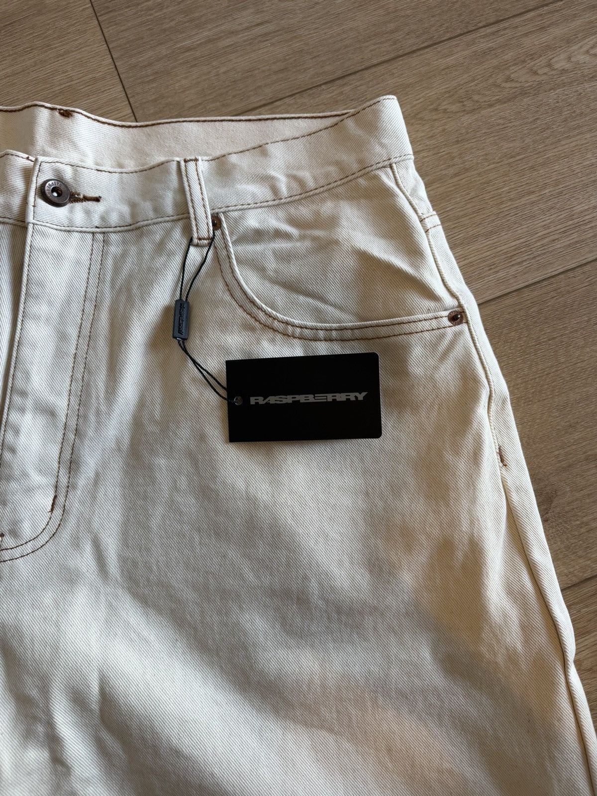 The GV Gallery Raspberry Hills Cream Denim Shorts Size US 34 / EU 50 - 3 Thumbnail