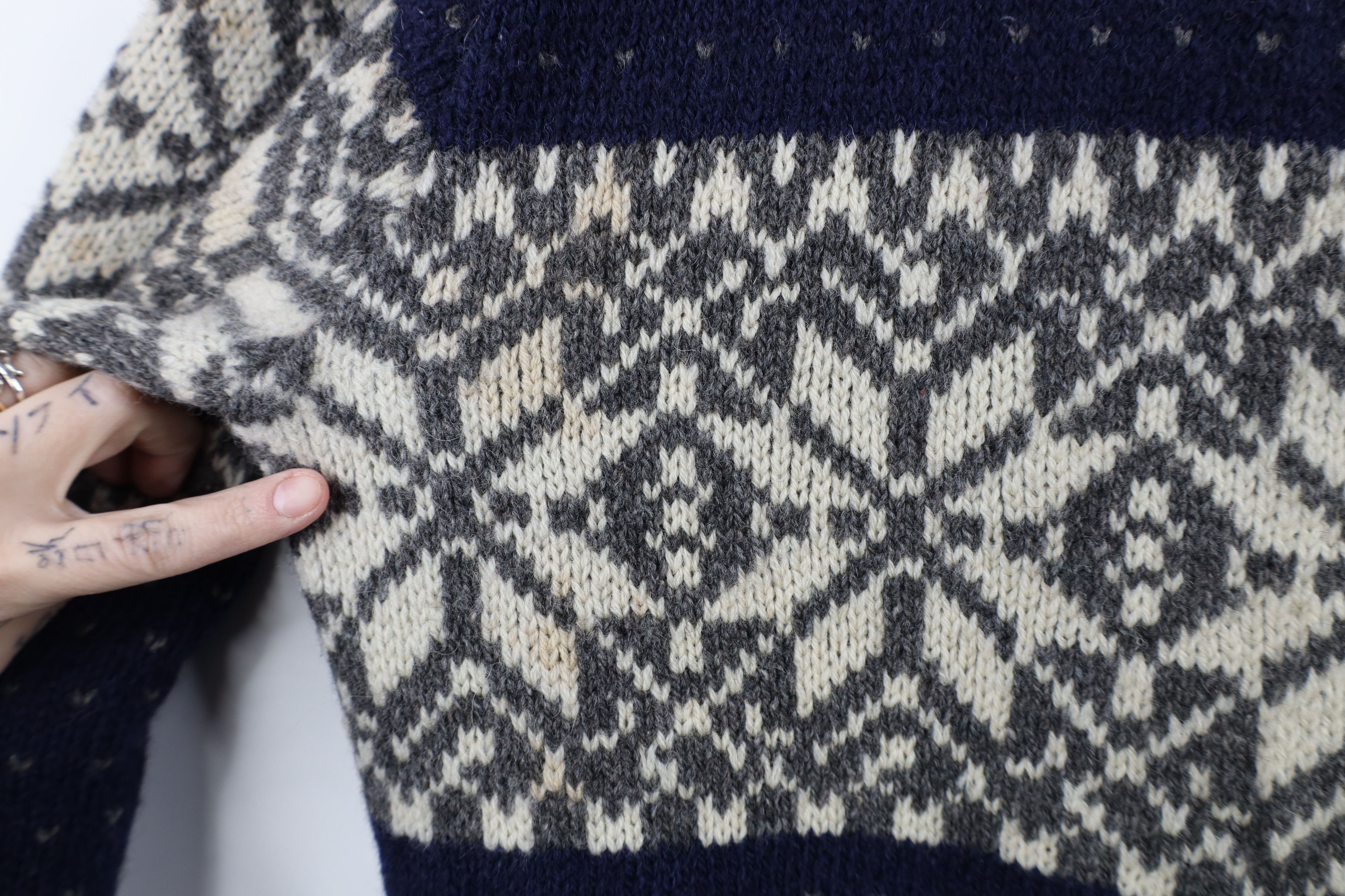 Vintage Vintage 90s Streetwear Knit Snowflake Fair Isle Sweater USA Size US L / EU 52-54 / 3 - 4 Thumbnail