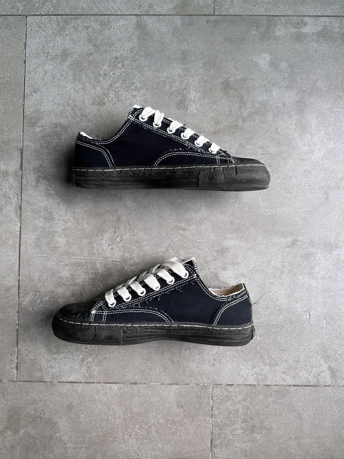 MAISON MIHARA YASUHIRO MMY GENERAL SCALE LOW TOP SNEAKERS