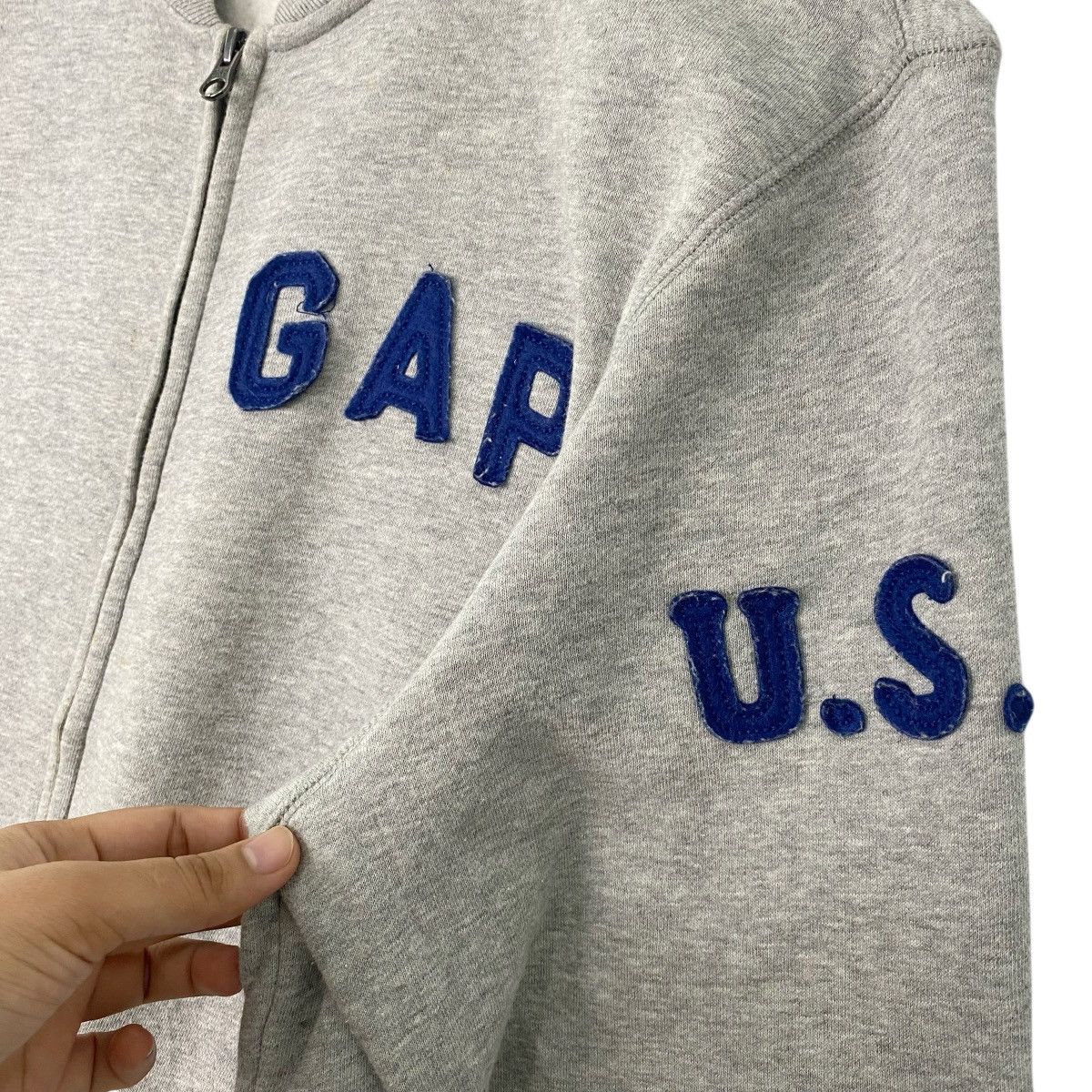 Vintage Vintage GAP Full Zip Sweatshirt Varsity Grey Pullover Size M Size US M / EU 48-50 / 2 - 5 Thumbnail