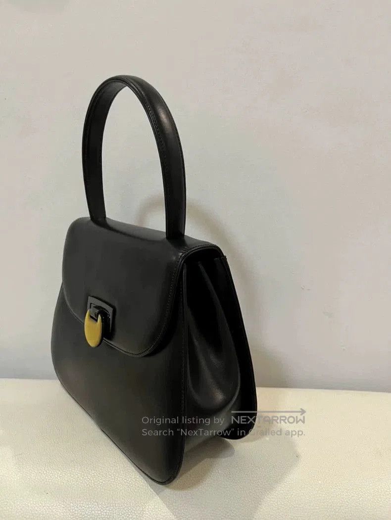 Givenchy Givenchy Vintage Black Gold Flip Lock Bag. Size ONE SIZE - 7 Thumbnail