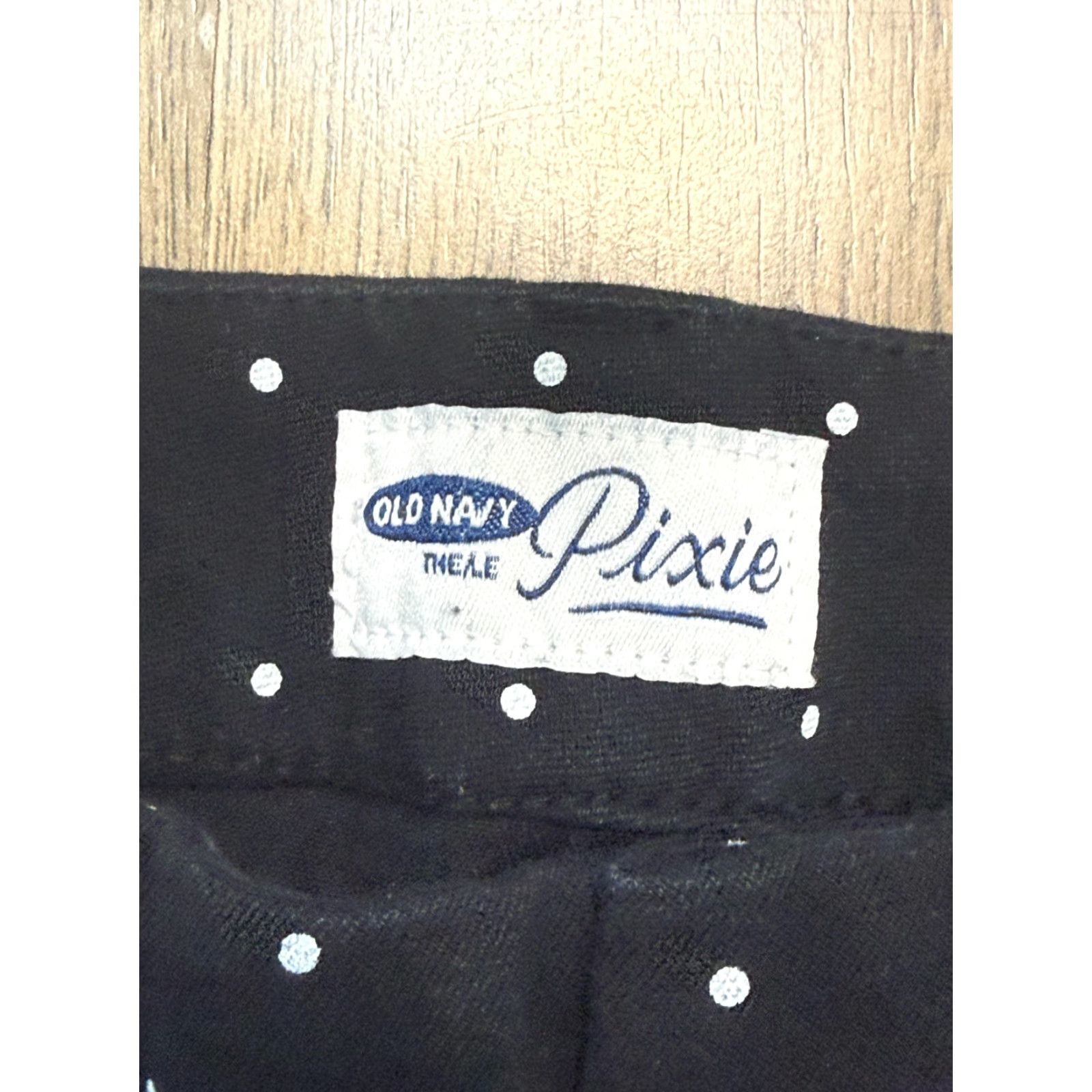 Old Navy Old Navy Pixie Pants Women's Size 8 Regular Black White Polka Dots Pants Size 30" / US 8 / IT 44 - 4 Thumbnail