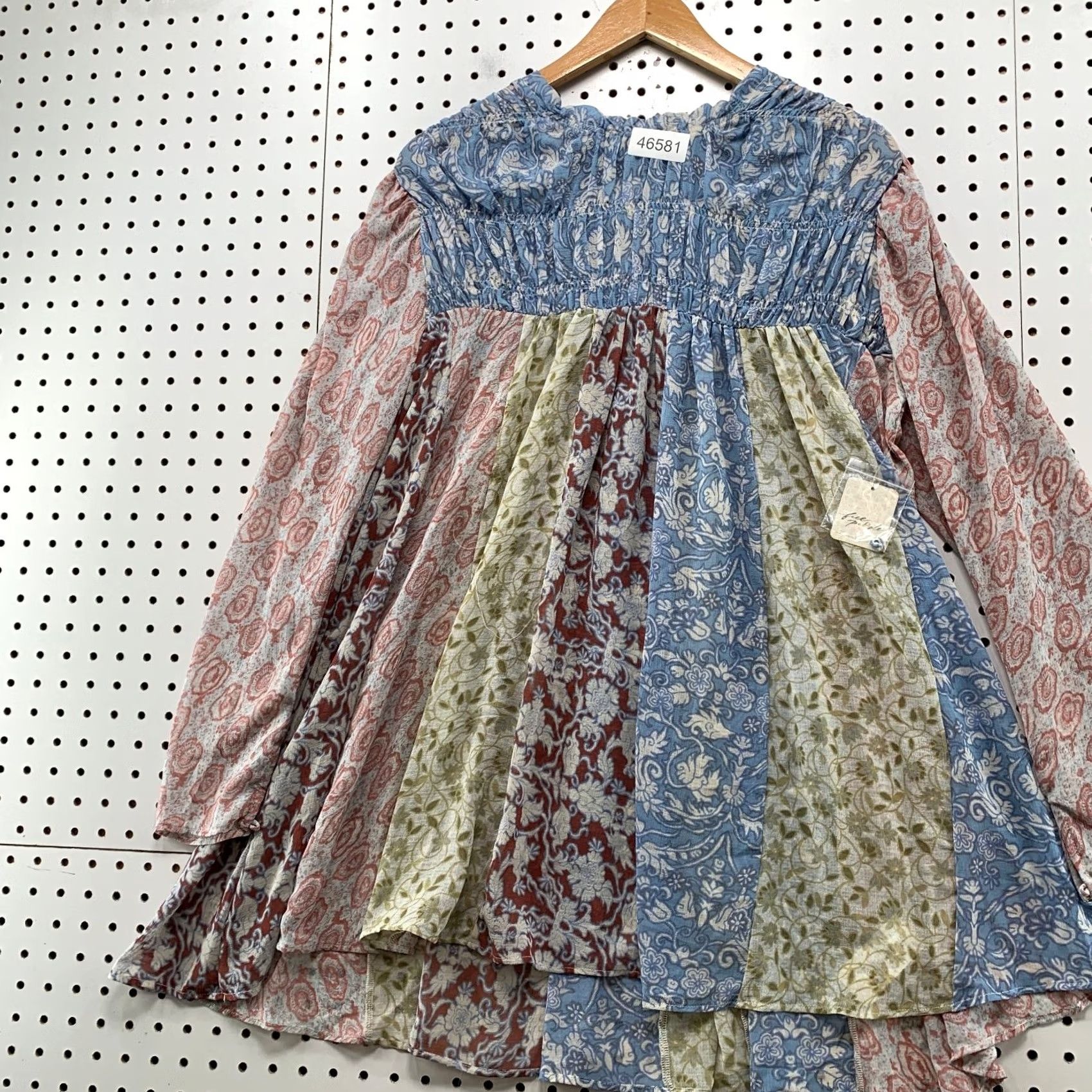 Free People Free People Merrie Mix Print Tunic Blouse Women Medium Smocked Chiffon Tunic Size M / US 6-8 / IT 42-44 - 5 Thumbnail