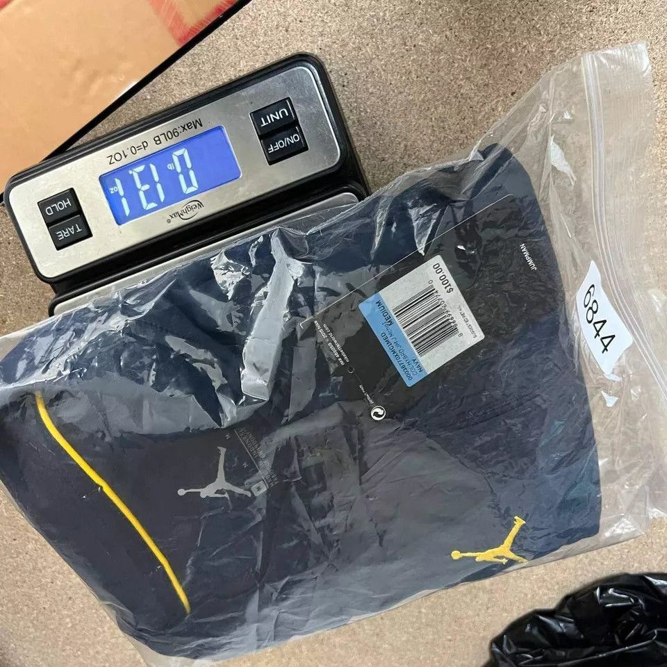 Jordan Brand Michigan Wolverines x Air Jordan Varsity Jacket M Full Zip Size US M / EU 48-50 / 2 - 2 Thumbnail
