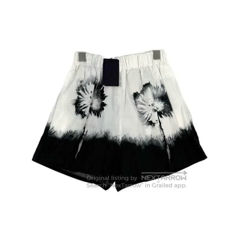 Prada Prada Black and white ink cloth triangle label shorts Size 24" / US 00 / IT 34 - 1 Thumbnail
