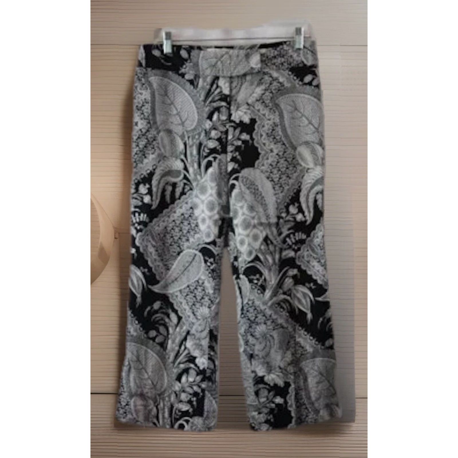 Trina Turk Womens Trina Turk Metro Pants Florals Black White Wide-Leg Ankle Size 6 Women Size 28" / US 6 / IT 42 - 2 Thumbnail