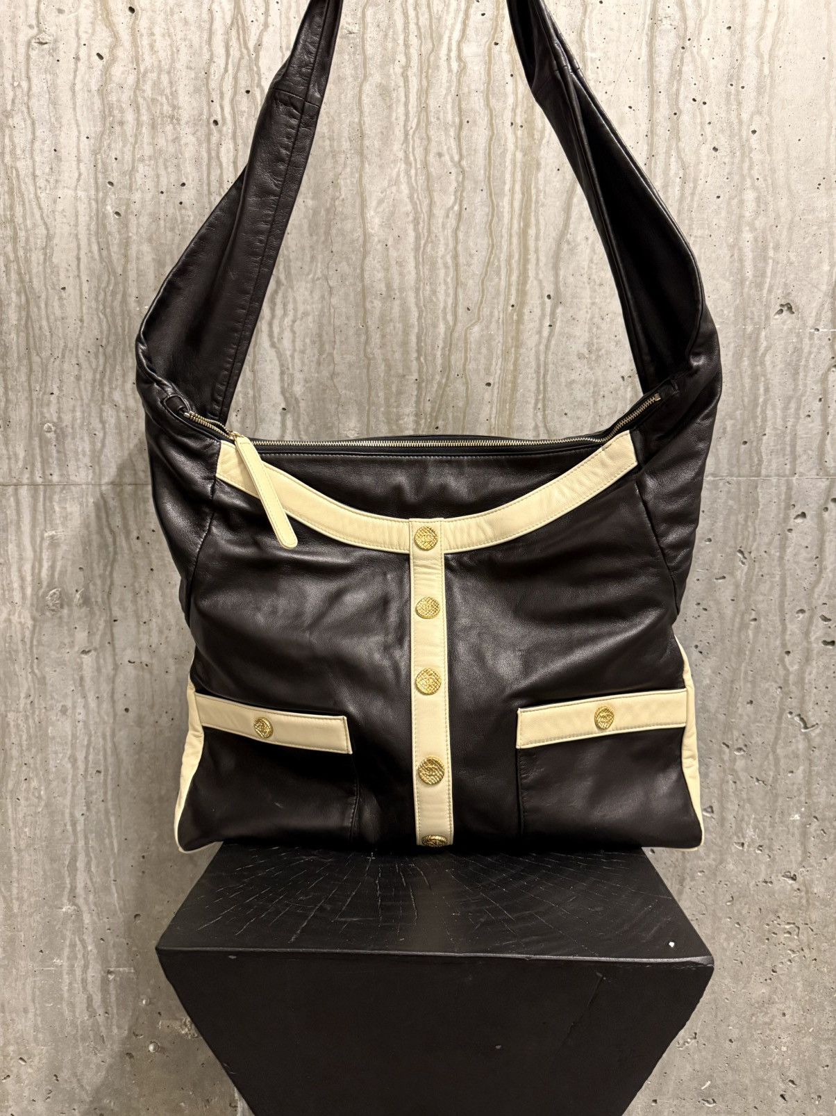Chanel Chanel Jacket Girl Bag Black/White Size ONE SIZE - 1 Thumbnail