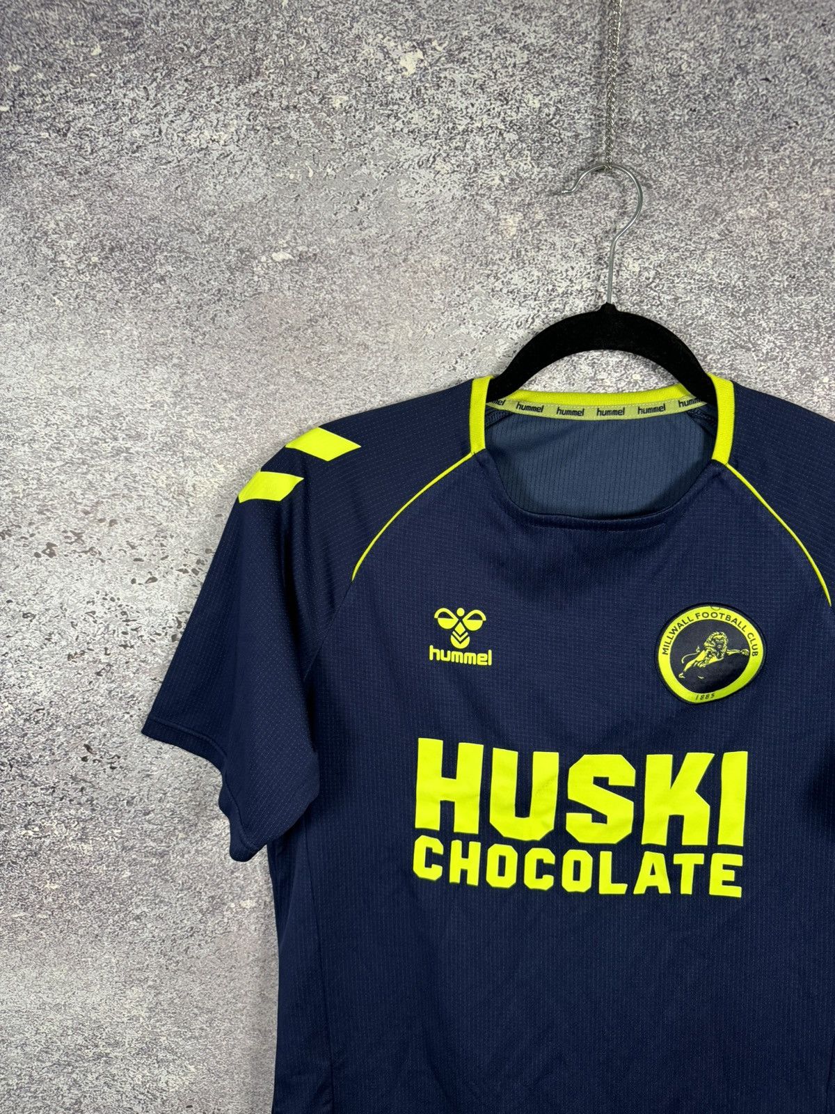 Hummel × Vintage Vintage Millwall FC 2022/23 Hummel Jersey Blokcore Small Size US S / EU 44-46 / 1 - 3 Thumbnail