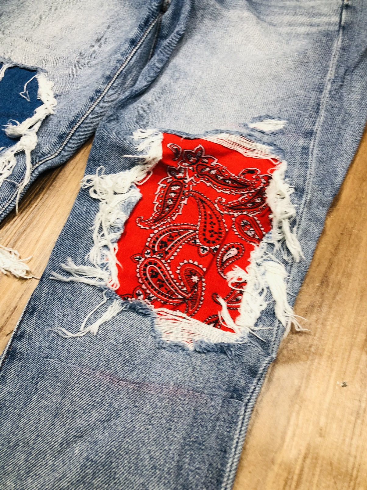 American Eagle Outfitters American Eagle Patch Design Jeans (35) Size US 30 / EU 46 - 10 Thumbnail