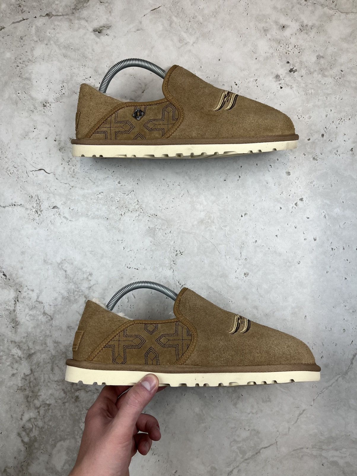 Children of the discordance × Ugg UGG x Children Of The Discordance Chestnut Kenton Slippers Size US 9 / EU 42 - 2 Thumbnail