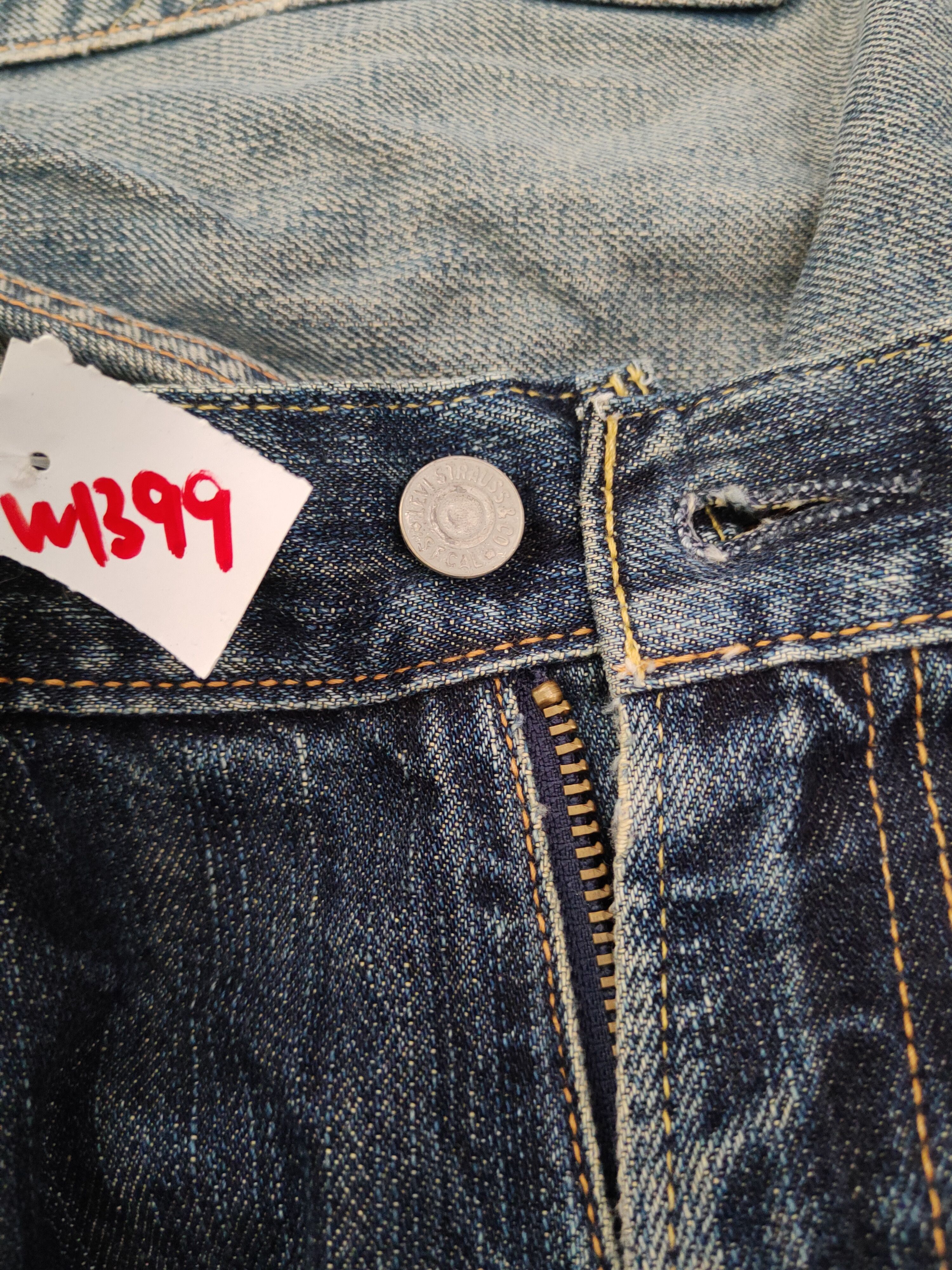 Levi's Levi's Dark Blue Distressed Ripped denim Jeans #W1399 Size US 33 - 17 Thumbnail