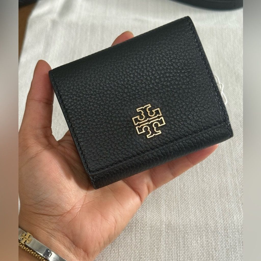 Tory Burch New Tory Burch Britten Compact Pebbled Leather Wallet in Bla Size ONE SIZE - 1 Thumbnail