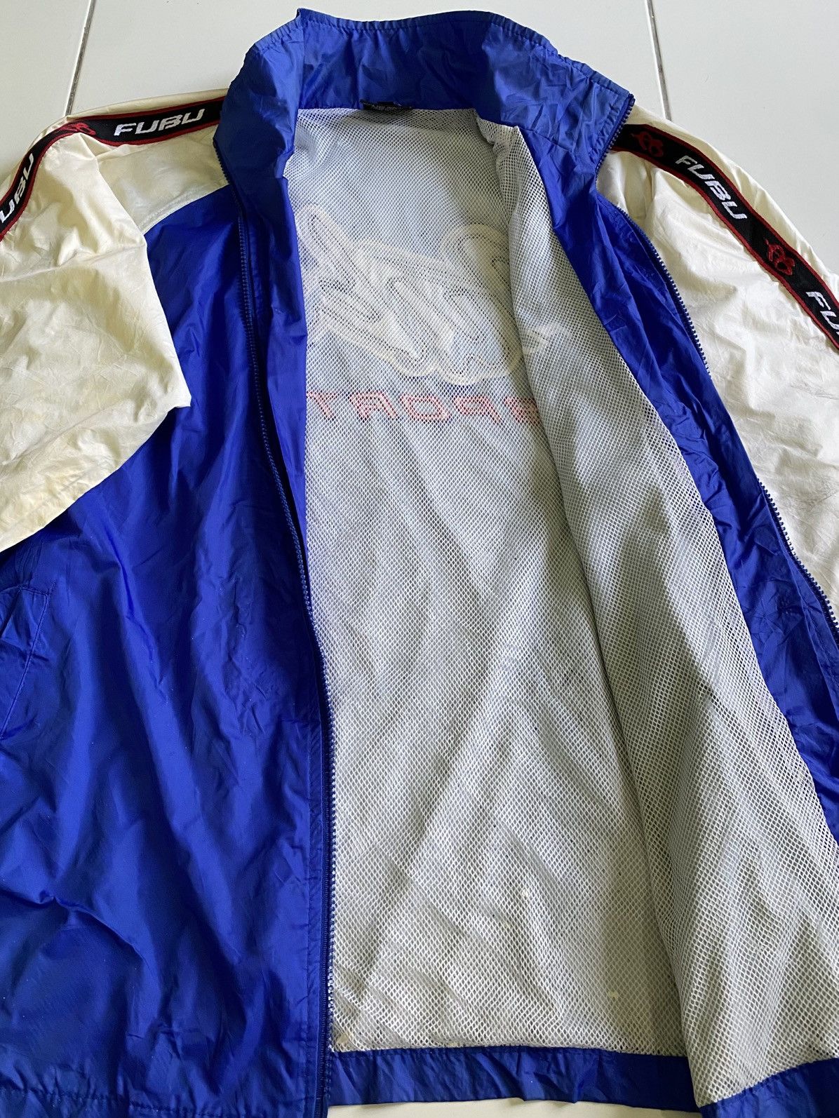 Fubu × Rap Tees Vintage Fubu Sports Spell out Windbreaker Jacket Size US L / EU 52-54 / 3 - 9 Thumbnail