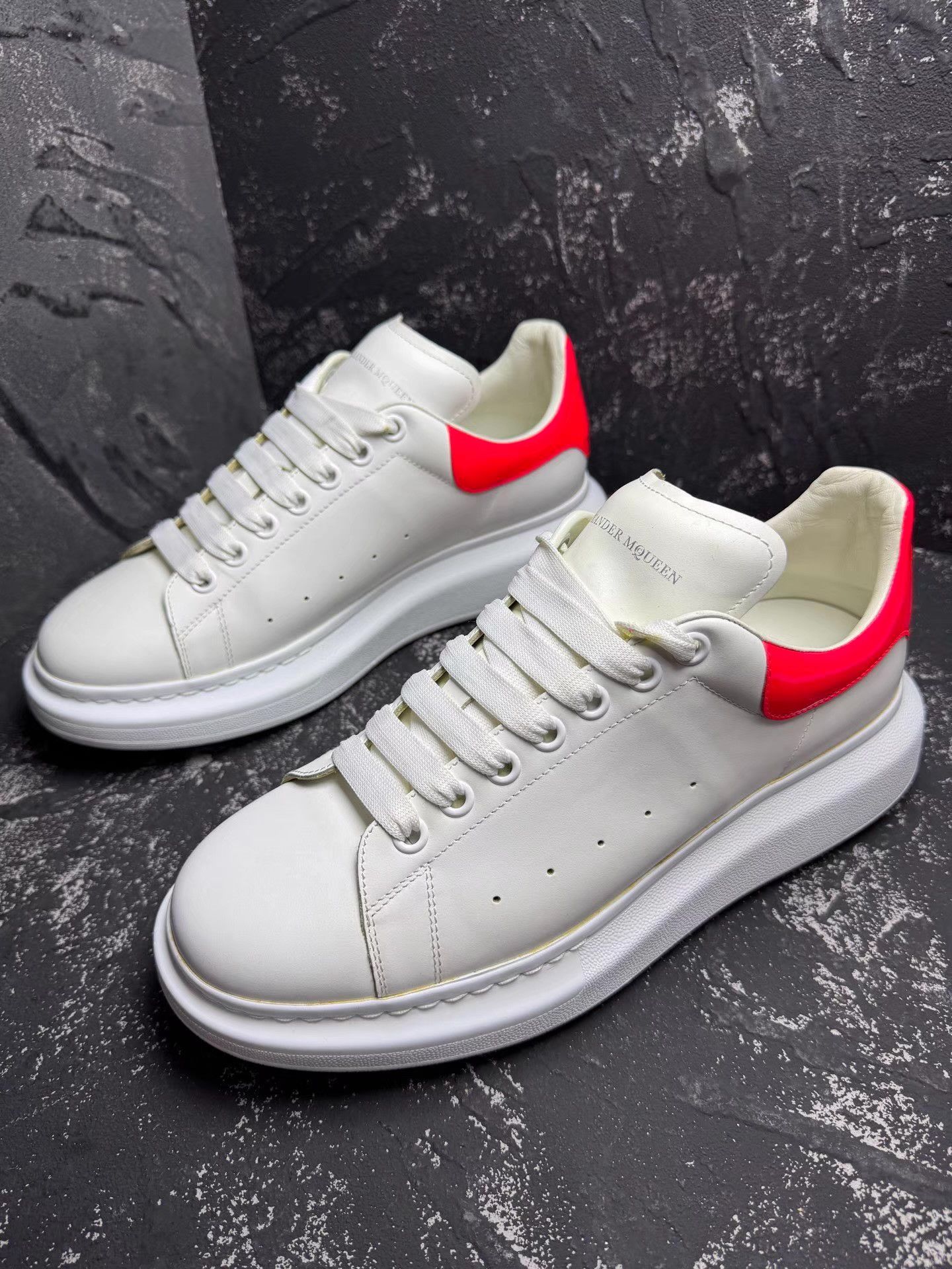Alexander McQueen Alexander McQueen White Sneakers with Pink Heel Tab Q10 Size US 10 / EU 43 - 1 Thumbnail