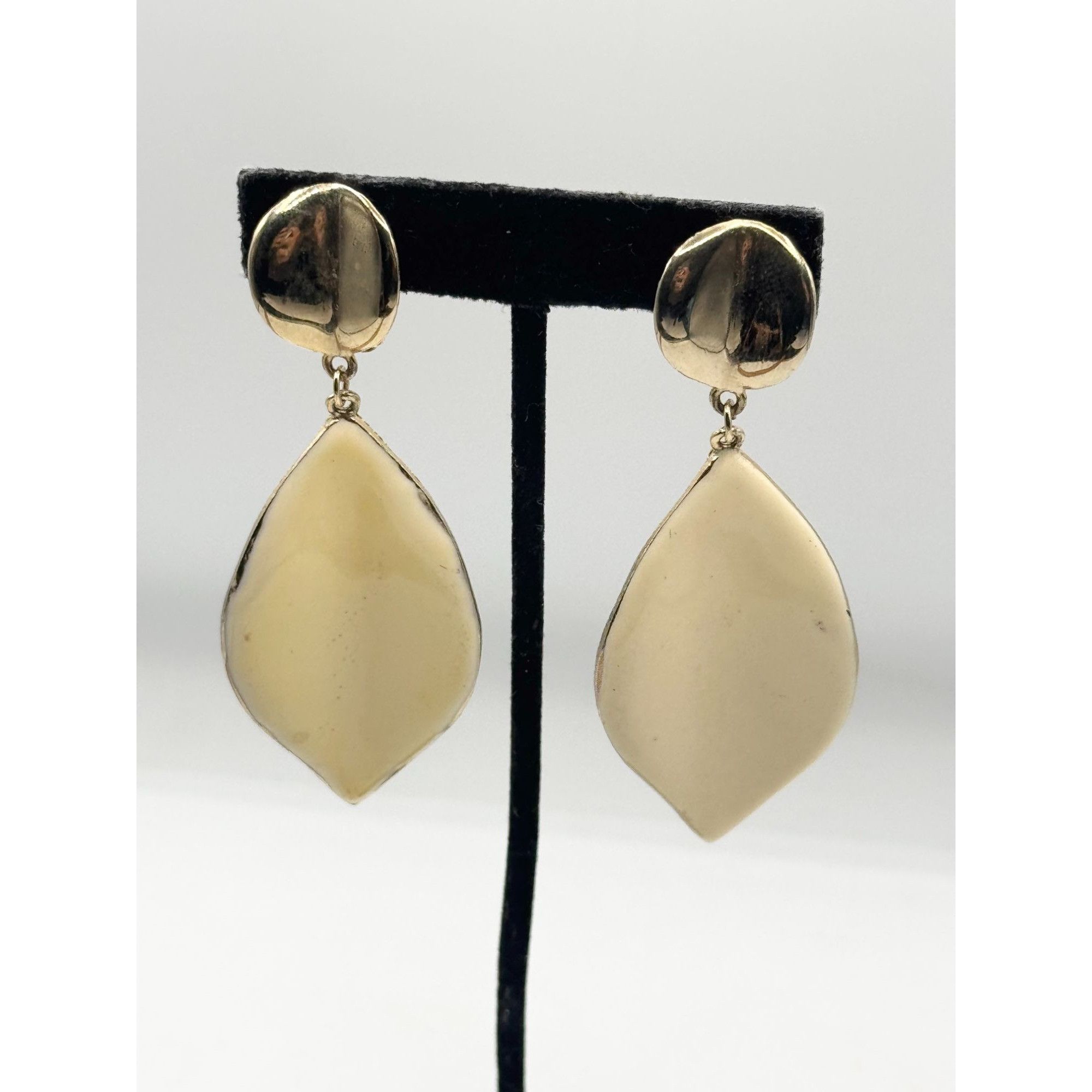 Vintage Vintage white enamel dangle drop earrings Size ONE SIZE - 1 Thumbnail