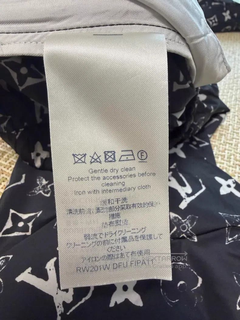 Louis Vuitton Louis Vuitton Black logo presbyopic jogging pants Size US 36 / EU 52 - 4 Thumbnail