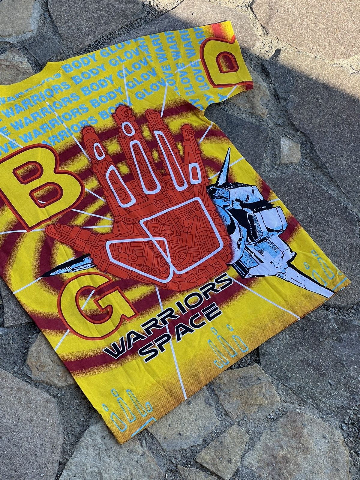 Body Glove Body Glow Vintage Yellow Graphic Overprint warriors t-shirt Size US M / EU 48-50 / 2 - 20 Thumbnail