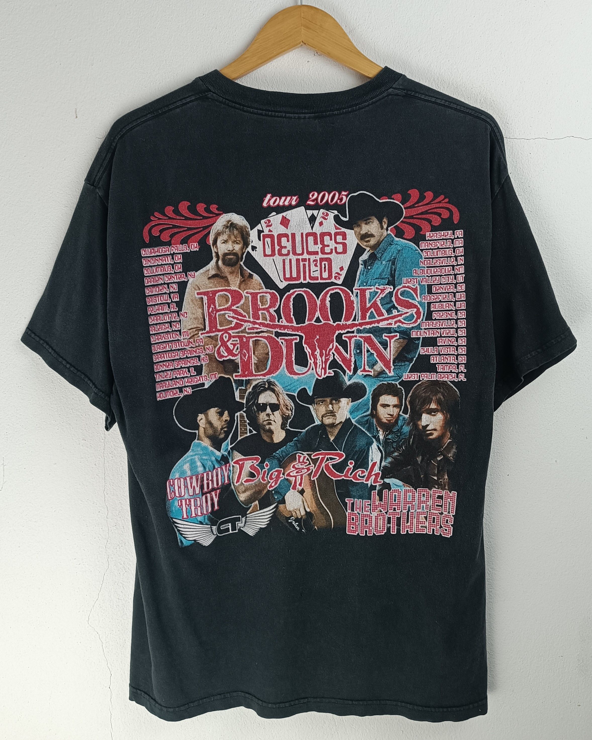 Band Tees VINTAGE 2005 BROOKS & DUNN DEUCES WILD TOUR cowboy country Size US L / EU 52-54 / 3 - 4 Thumbnail