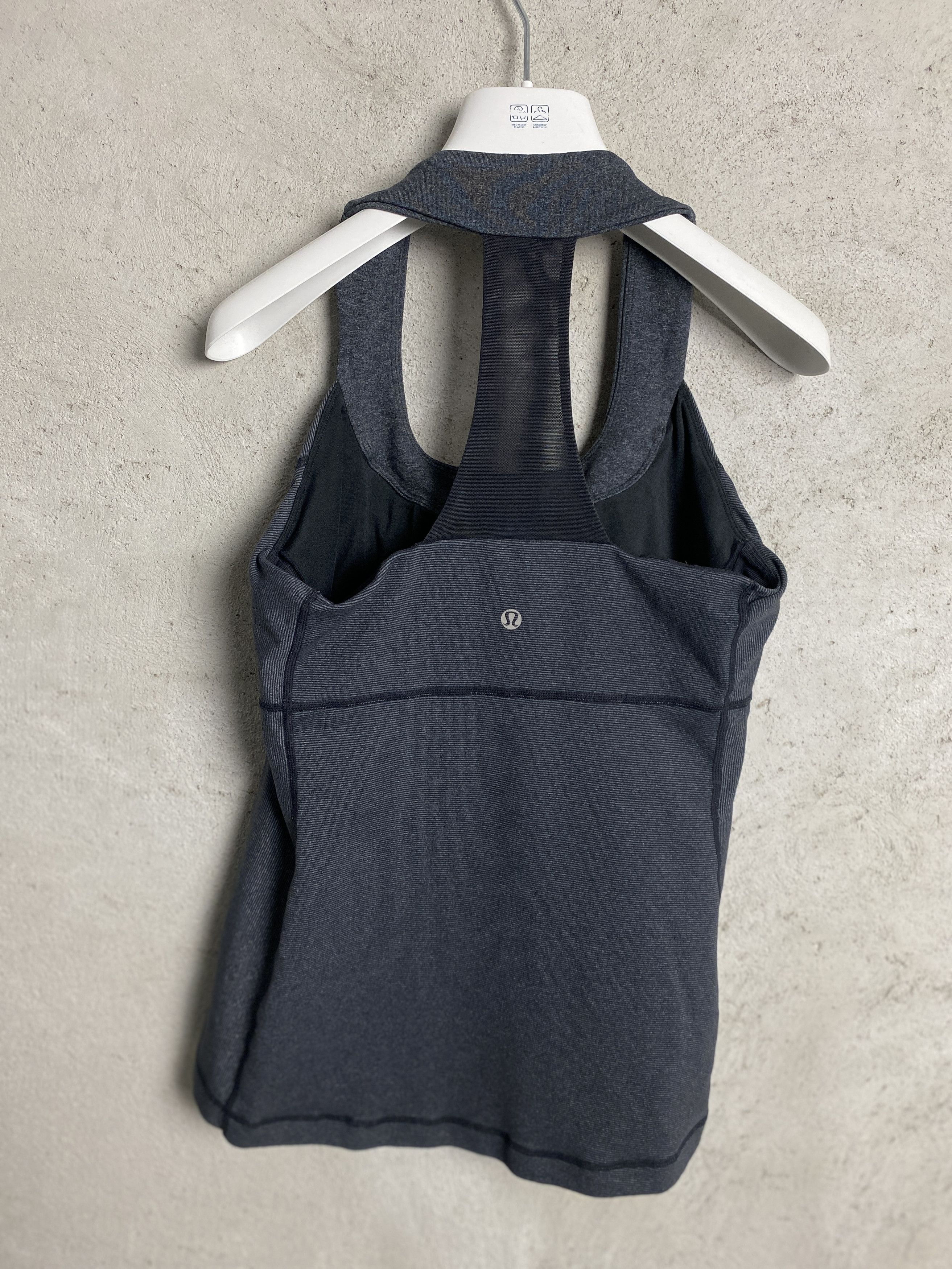 Lululemon Lululemon Scoop Neck Tank top t-shirt tee sport pilates yoga Size S / US 4 / IT 40 - 1 Thumbnail