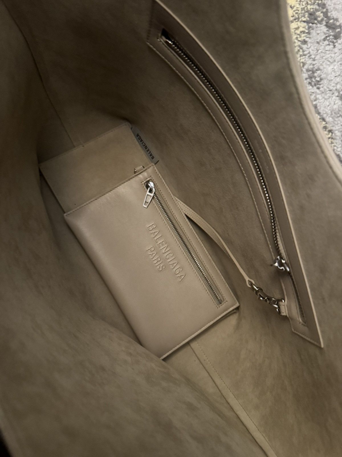 Balenciaga Balenciaga Tote Bag retail $2,790 Color Taupe Size ONE SIZE - 4 Thumbnail