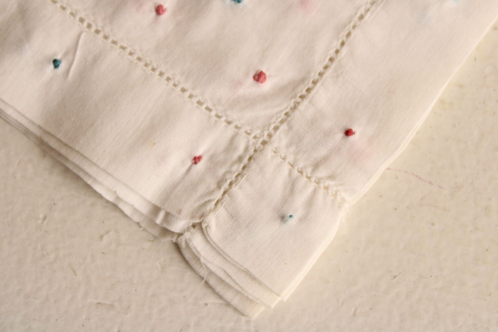 Vintage Vintage Handkerchief, White Linen with Pink and Blue Swiss D Size ONE SIZE - 10 Thumbnail