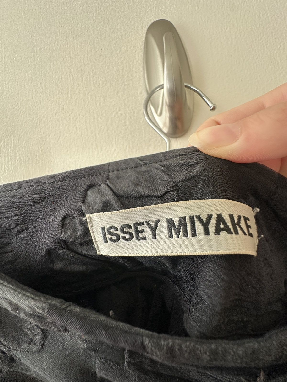 Issey Miyake Rare Issey Miyake Nylon Textured Black Trouser Pants Size 30" / US 8 / IT 44 - 6 Thumbnail