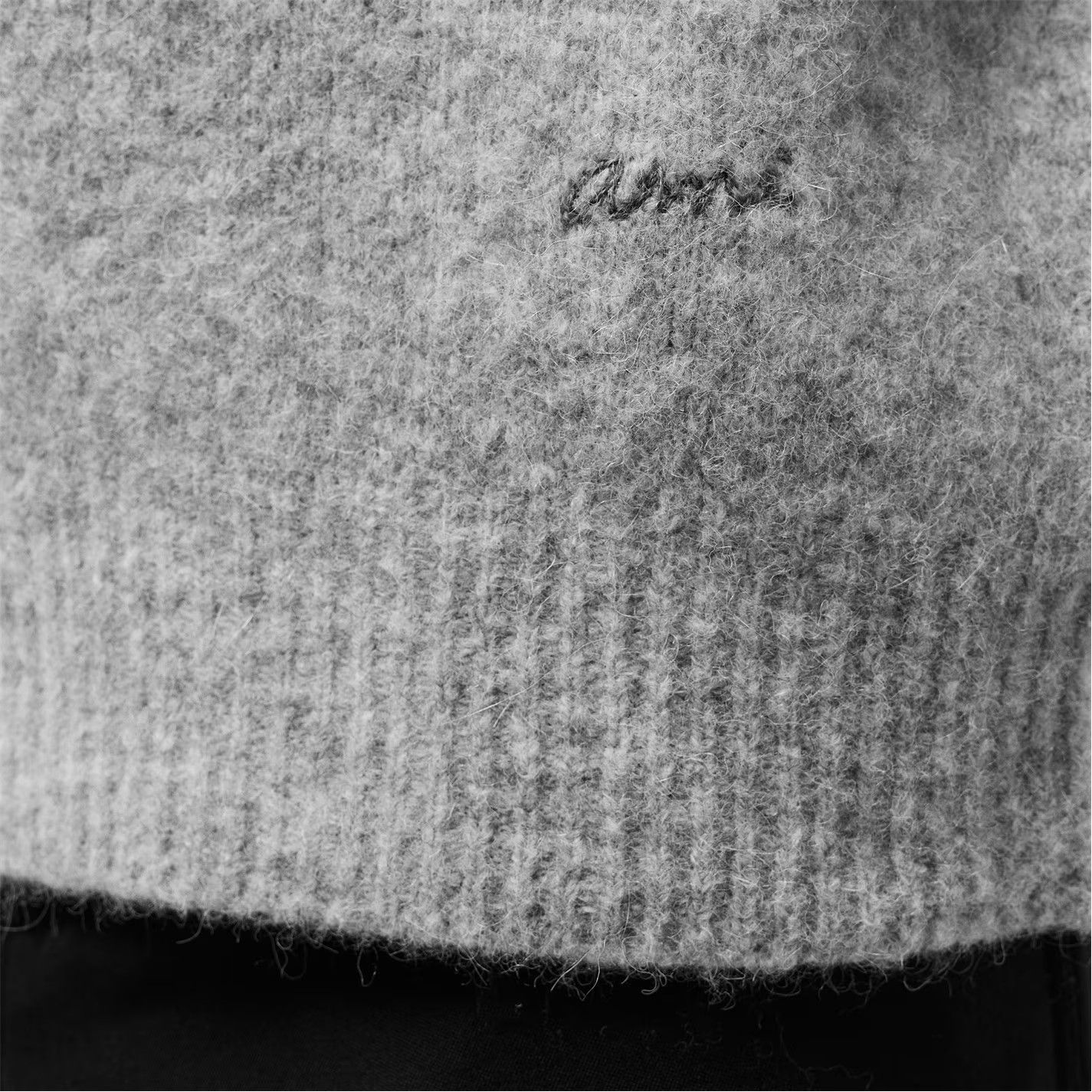 AMI o1g2r1mq0326 Crew Neck Jumper in Grey Size US XL / EU 56 / 4 - 6 Thumbnail