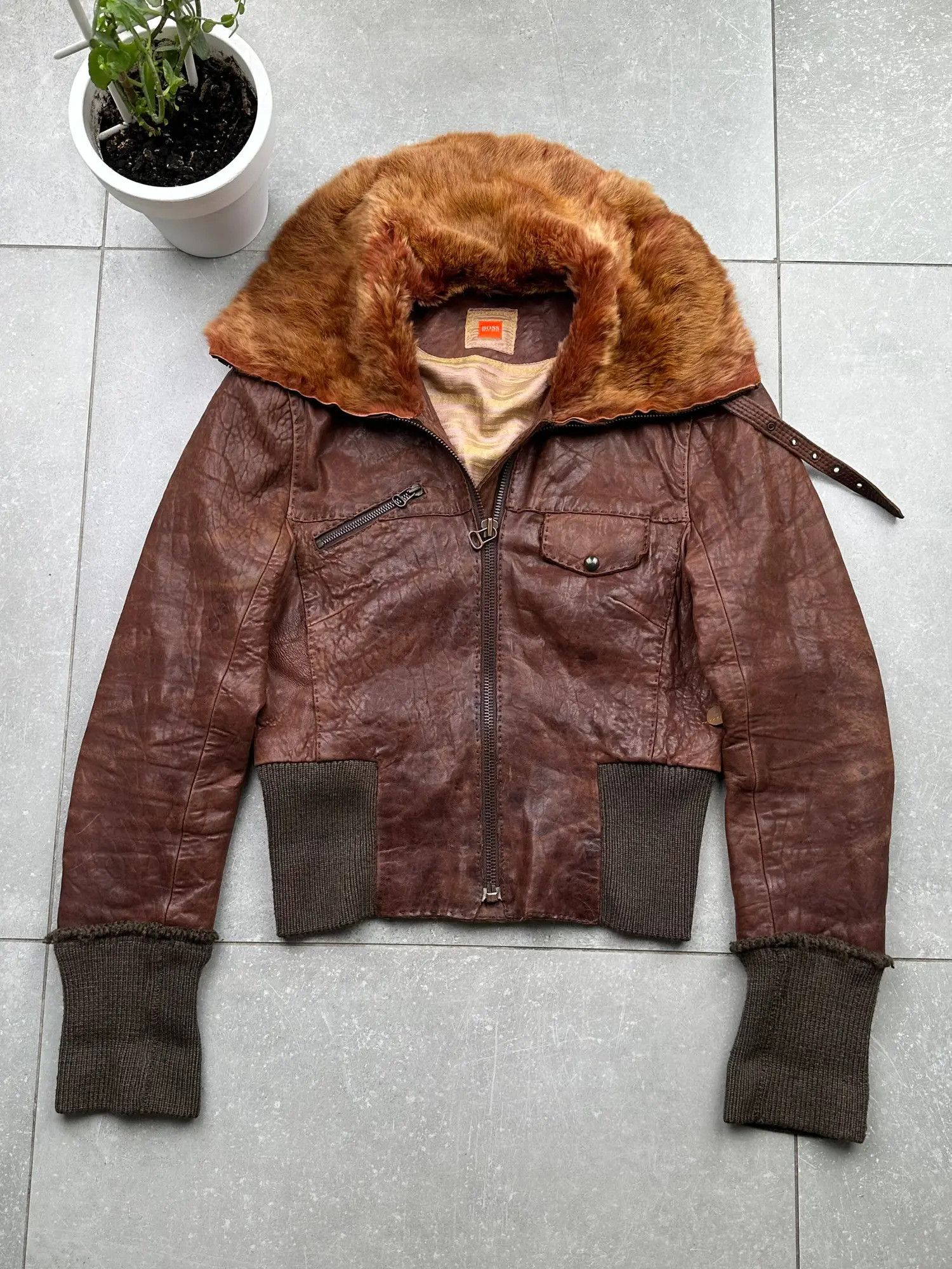 image of Avant Garde x Genuine Leather Hugo Boss Leather Vintage Jacket With Real Fur Neck in Brown, Women's