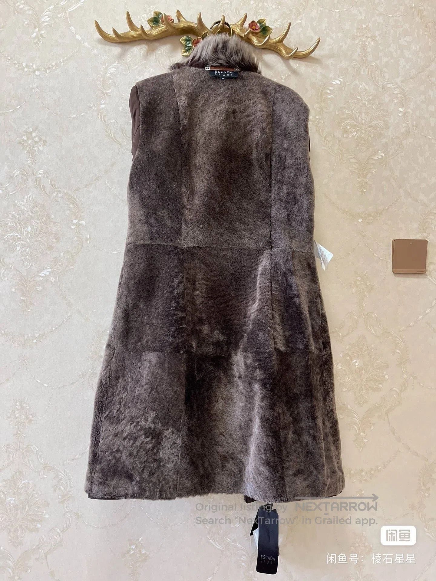 Escada ESCADA Women's Fur Coat. Size M / US 6-8 / IT 42-44 - 8 Thumbnail