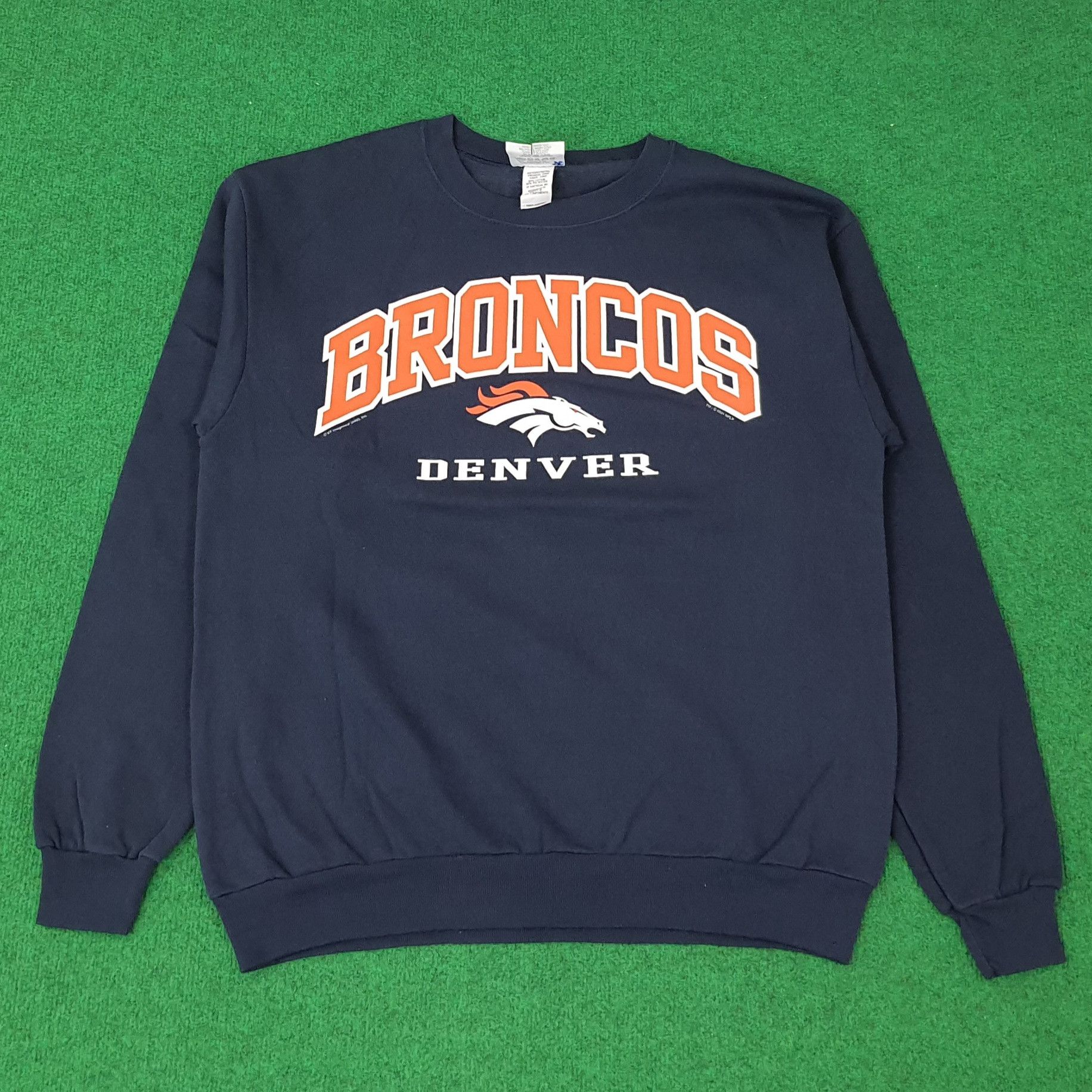 NFL Vintage Denver Broncos Football Team NFL Sweatshirt C253N8 Size US L / EU 52-54 / 3 - 1 Thumbnail