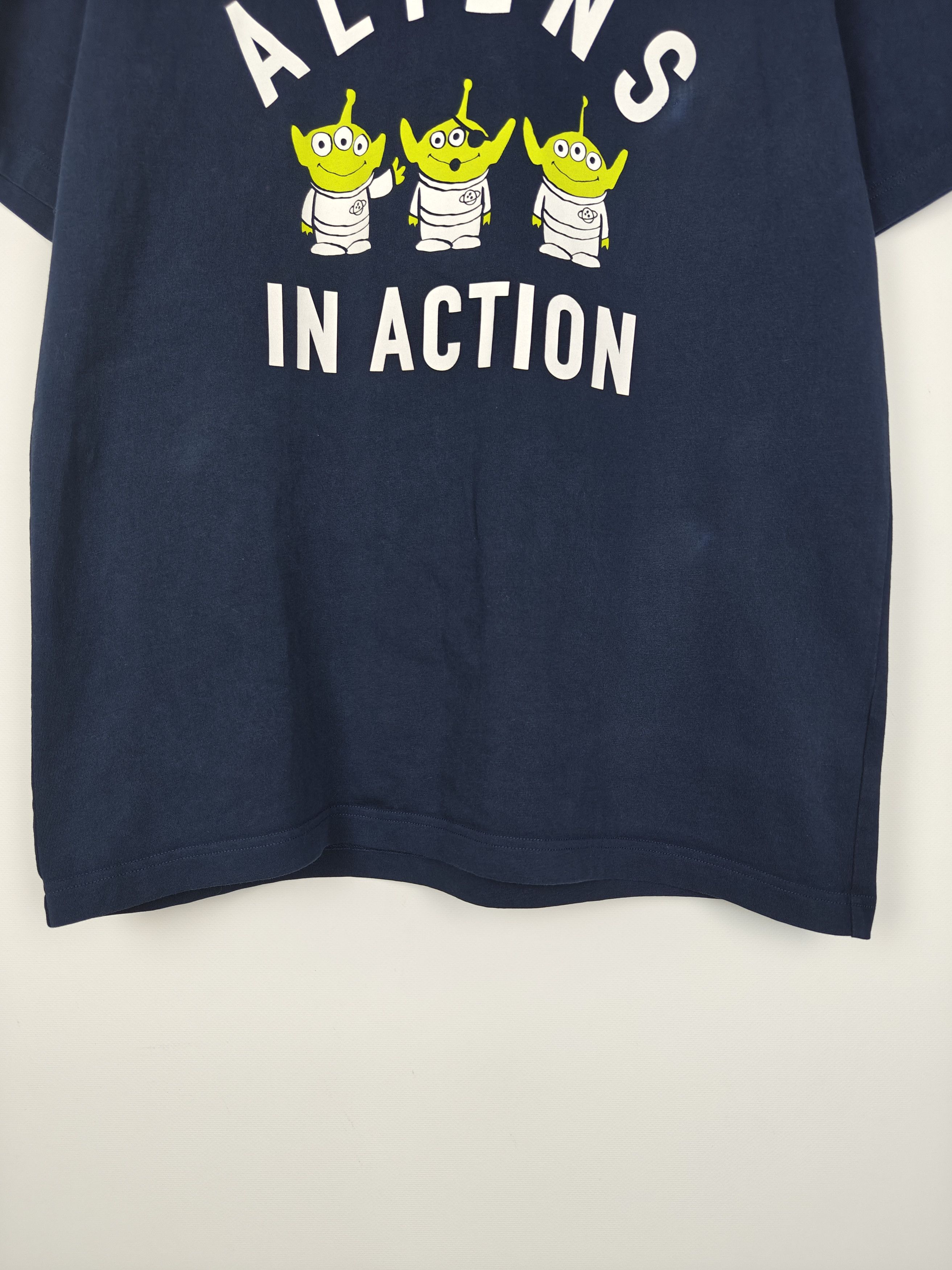 Uniqlo Uniqlo x Pixar T-Shirt Aliens Print Tee Blue size L Size US L / EU 52-54 / 3 - 3 Thumbnail