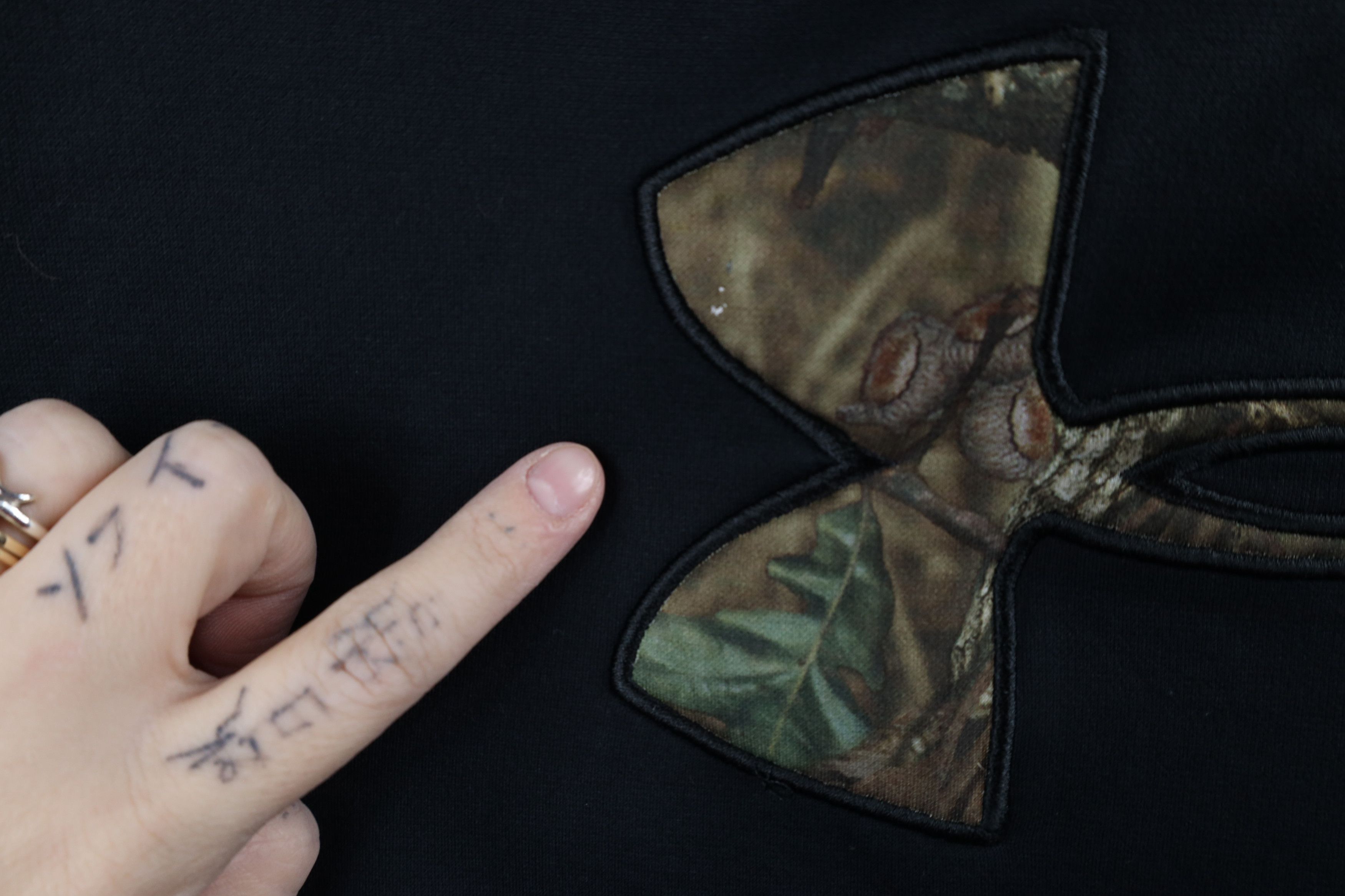 Under Armour × Vintage Under Armour Storm Big Logo Camouflage Hoodie Sweatshirt Size US L / EU 52-54 / 3 - 10 Thumbnail