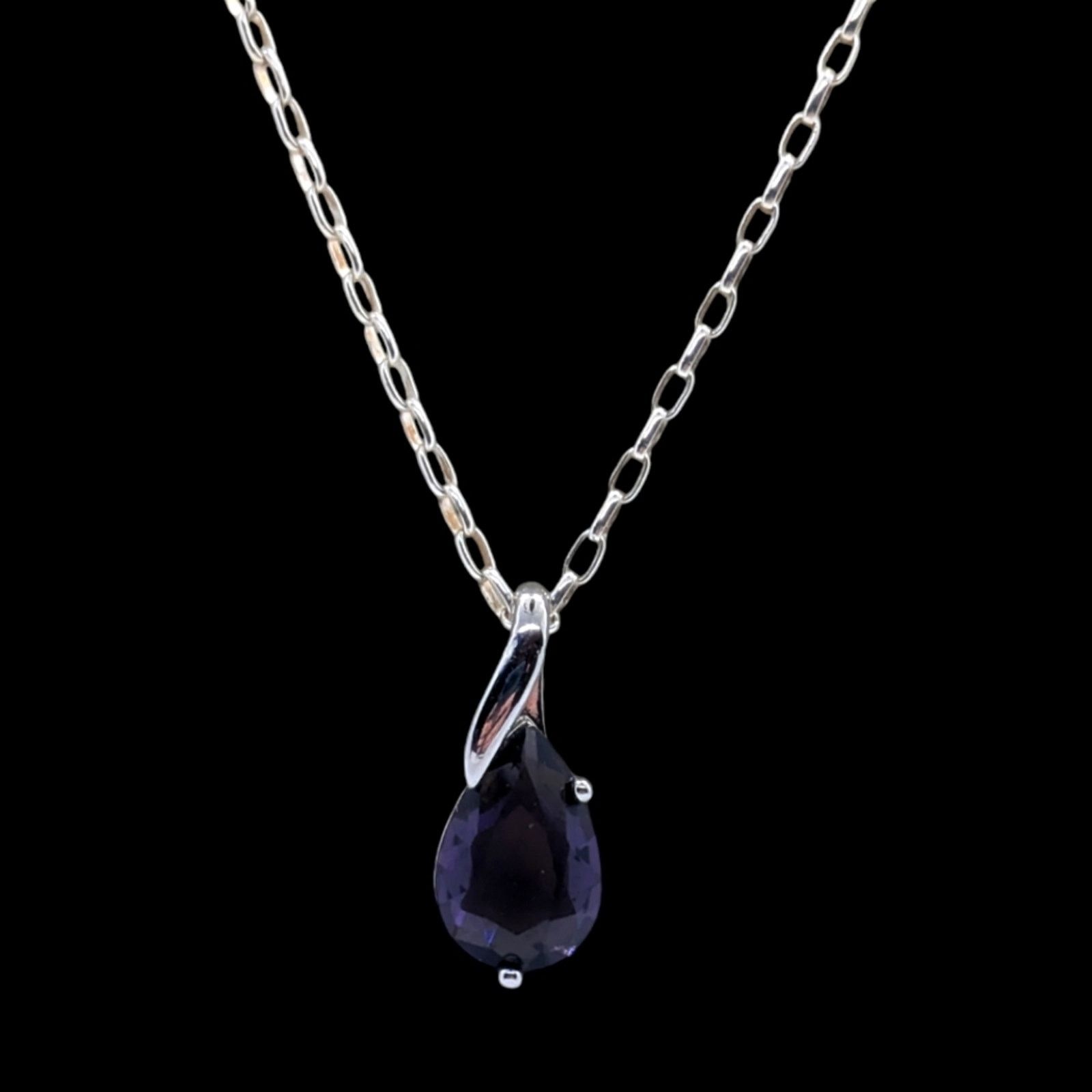 The Unbranded Brand Amethyst pendant in Sterling silver setting with Necklace Size ONE SIZE - 1 Thumbnail