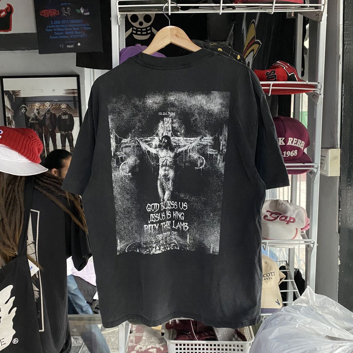Band Tees God Bless Us Jesus Is King Pity The Lamb Winterland XL Tee Size US XL / EU 56 / 4 - 2 Thumbnail