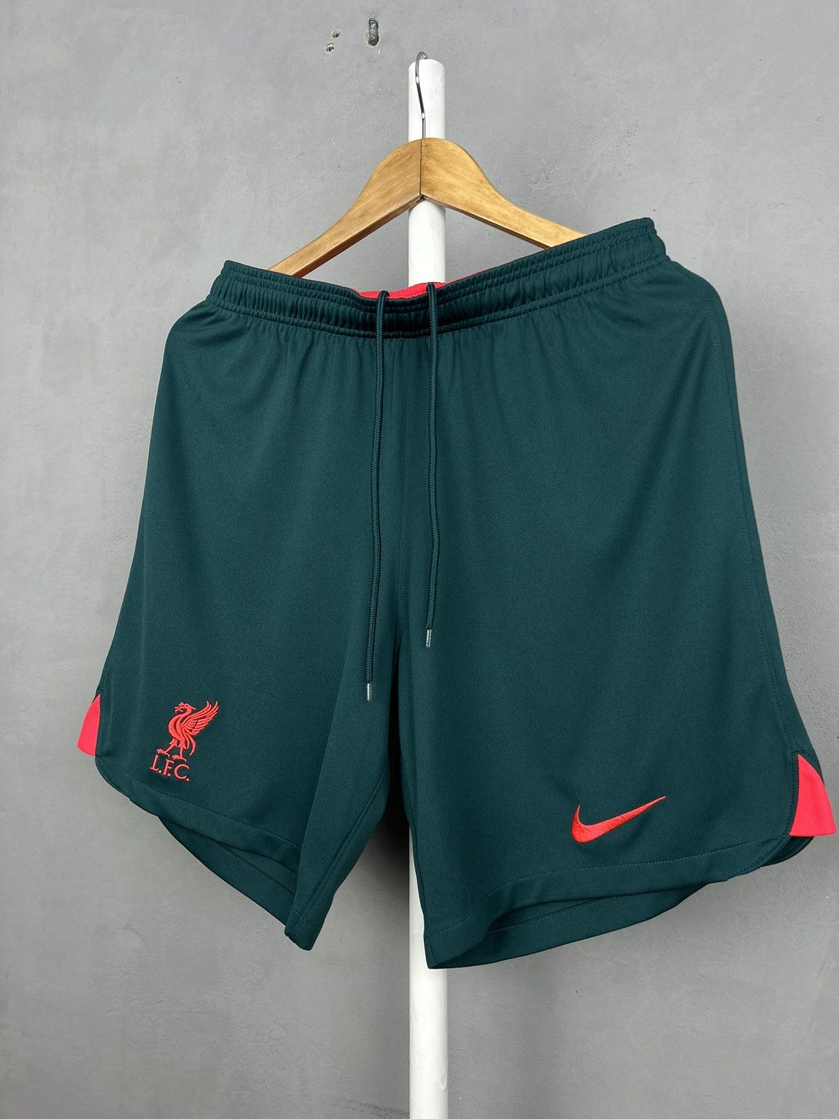 Nike Liverpool Nike 2022-23 Third Shorts Soccer Football jersey Size US 34 / EU 50 - 3 Thumbnail