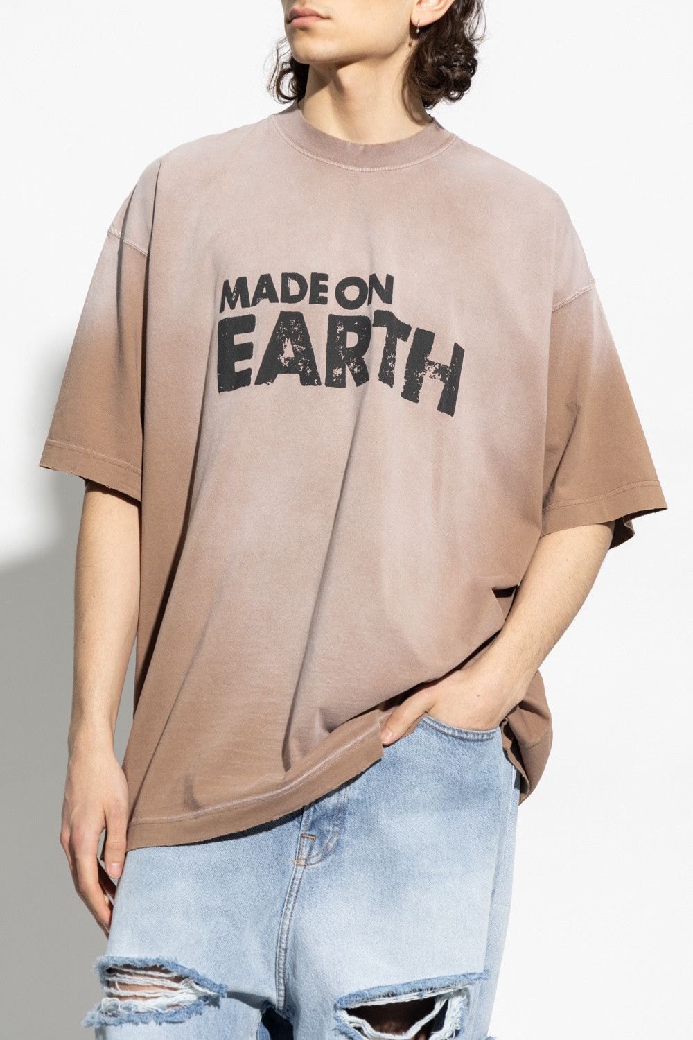 Vetements Runway Faded Beige Made on Earth Oversized T-Shirt Size S / US 4 / IT 40 - 3 Thumbnail