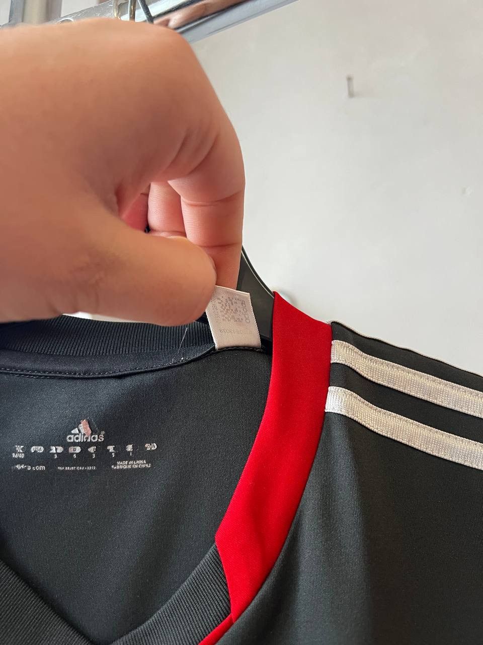 Adidas 2011/12 LIVERPOOL FC TRAINING SOCCER JERSEY FOOTBALL SHIRT M Size US M / EU 48-50 / 2 - 10 Thumbnail