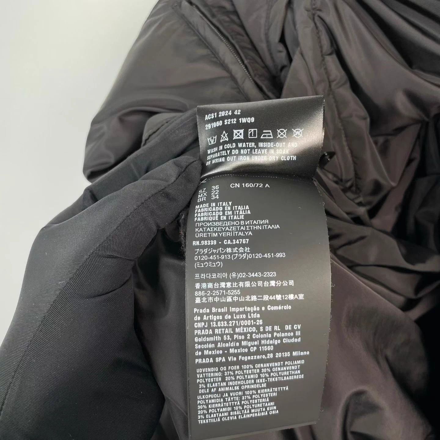 Prada Prada Black Metal Triangle Logo Wonen‘s Jacket 36 Size XS / US 0-2 / IT 36-38 - 2 Thumbnail