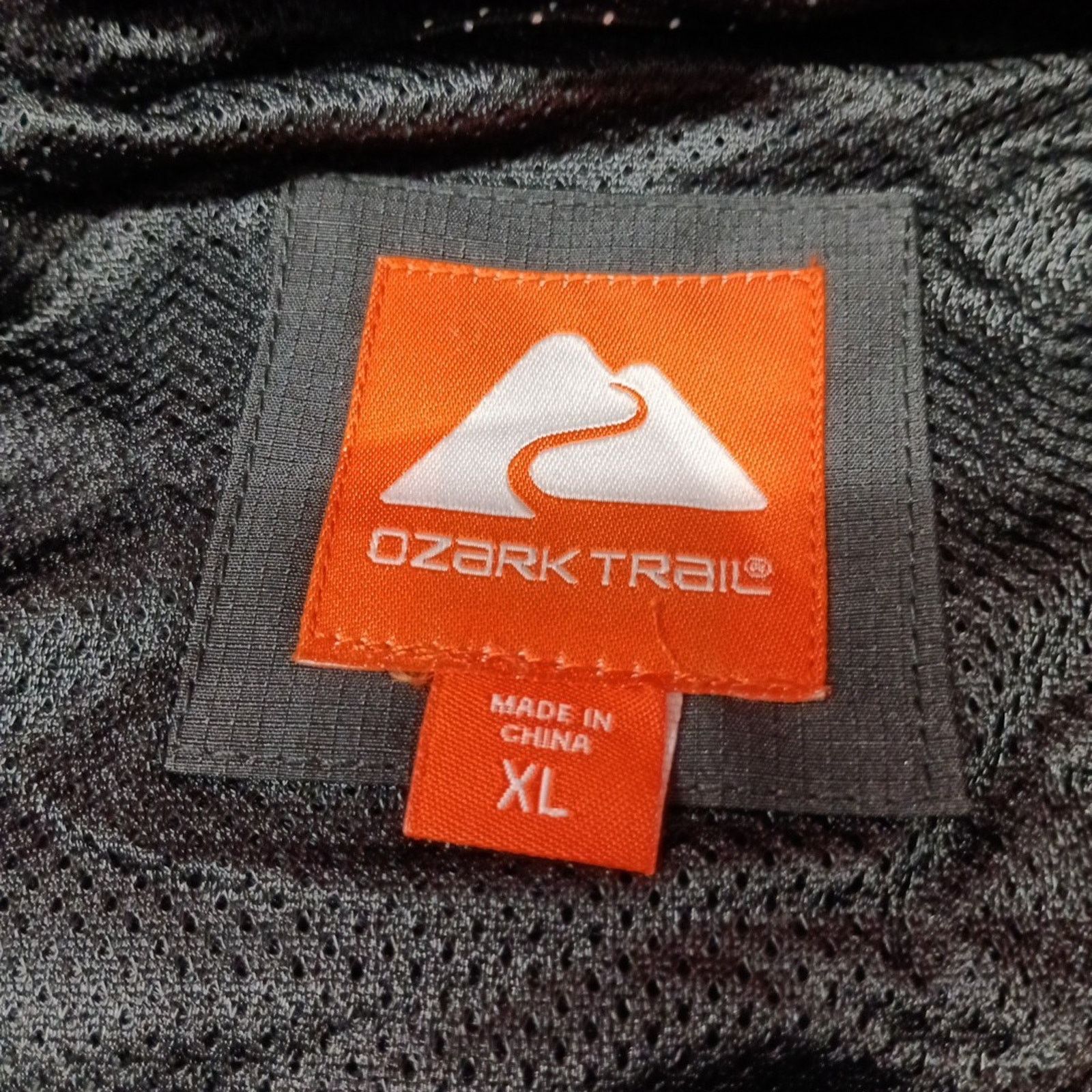 Other Ozark Trail Windbreaker Jacket Men's Size XL Black Pockets Size US XL / EU 56 / 4 - 5 Thumbnail
