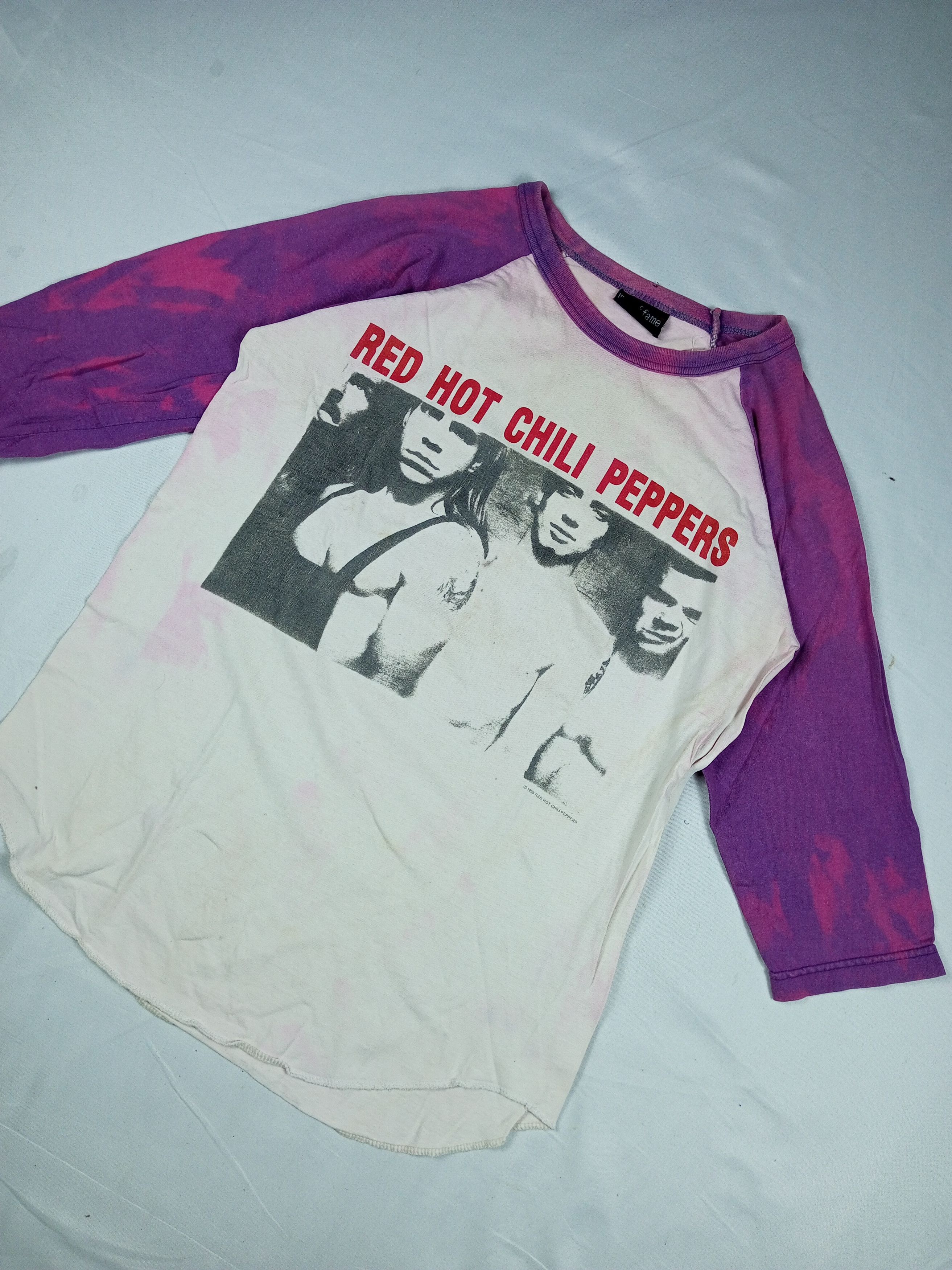 Band Tees Vintage 90s RED HOT CHILI PEPPERS Raglan Tee Size US S / EU 44-46 / 1 - 2 Thumbnail