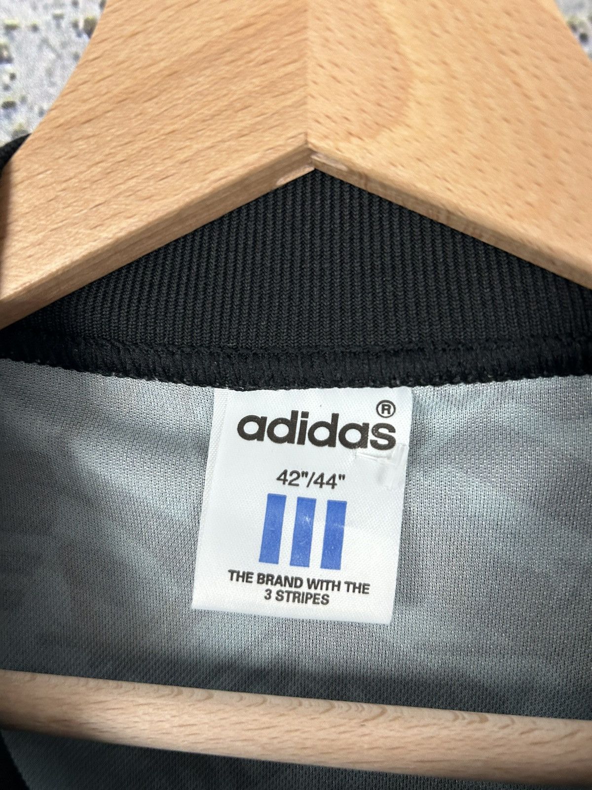 Adidas Vintage Adidas 80s/90s Center Logo Ultra Rare Hype Drill Size US XL / EU 56 / 4 - 6 Thumbnail