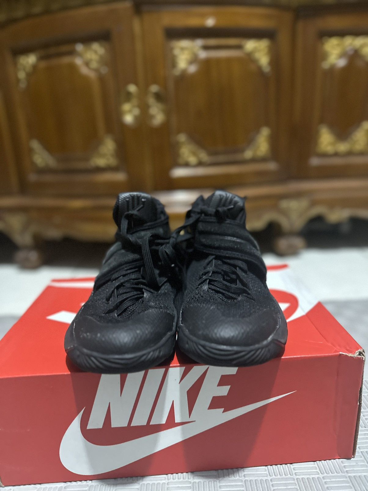 Nike Kyrie 2 Triple Black Size US 8 / EU 41 - 3 Thumbnail