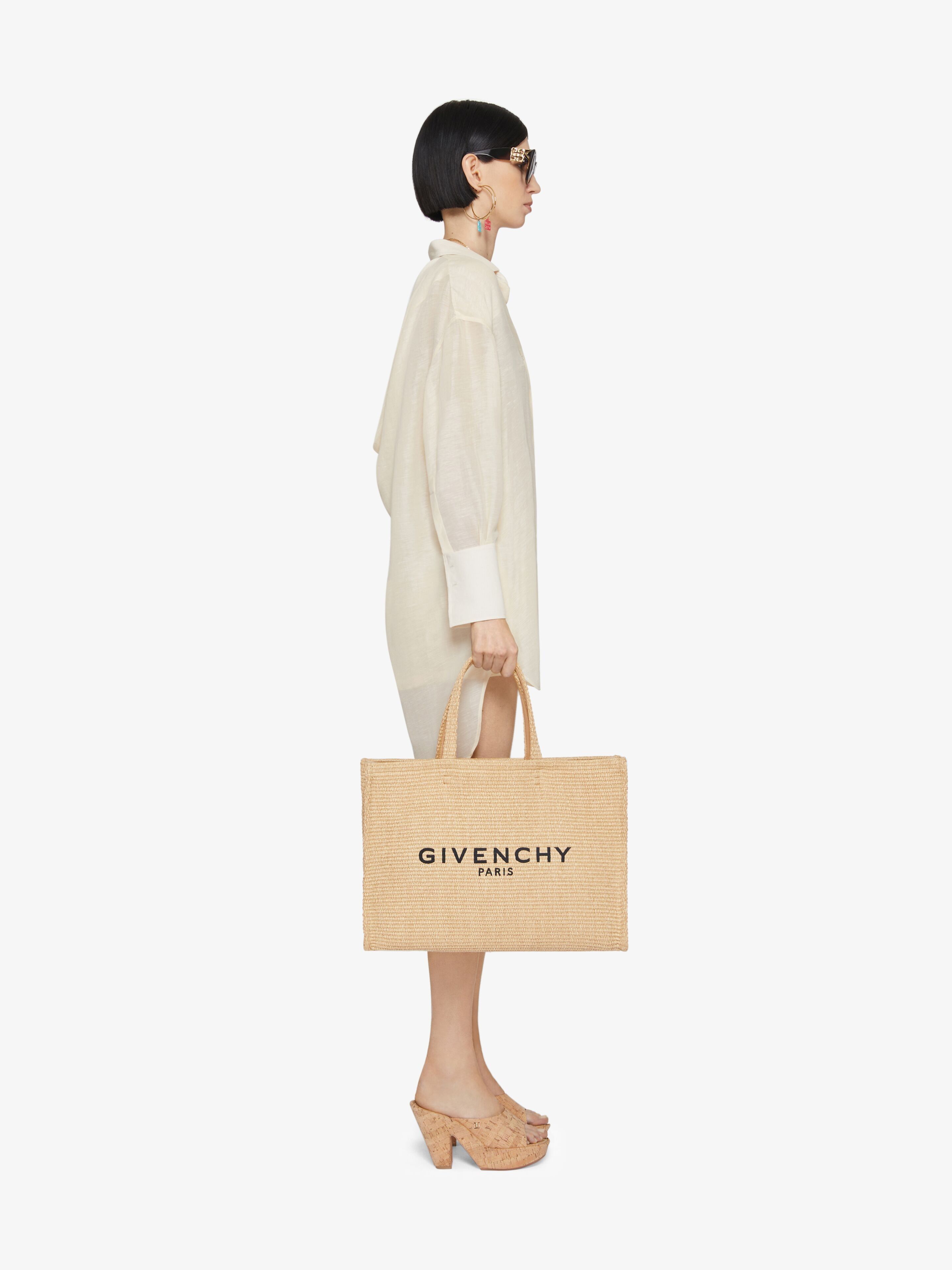 Givenchy o1w1db10825 Short in Beige Size 24" / US 00 / IT 34 - 3 Thumbnail