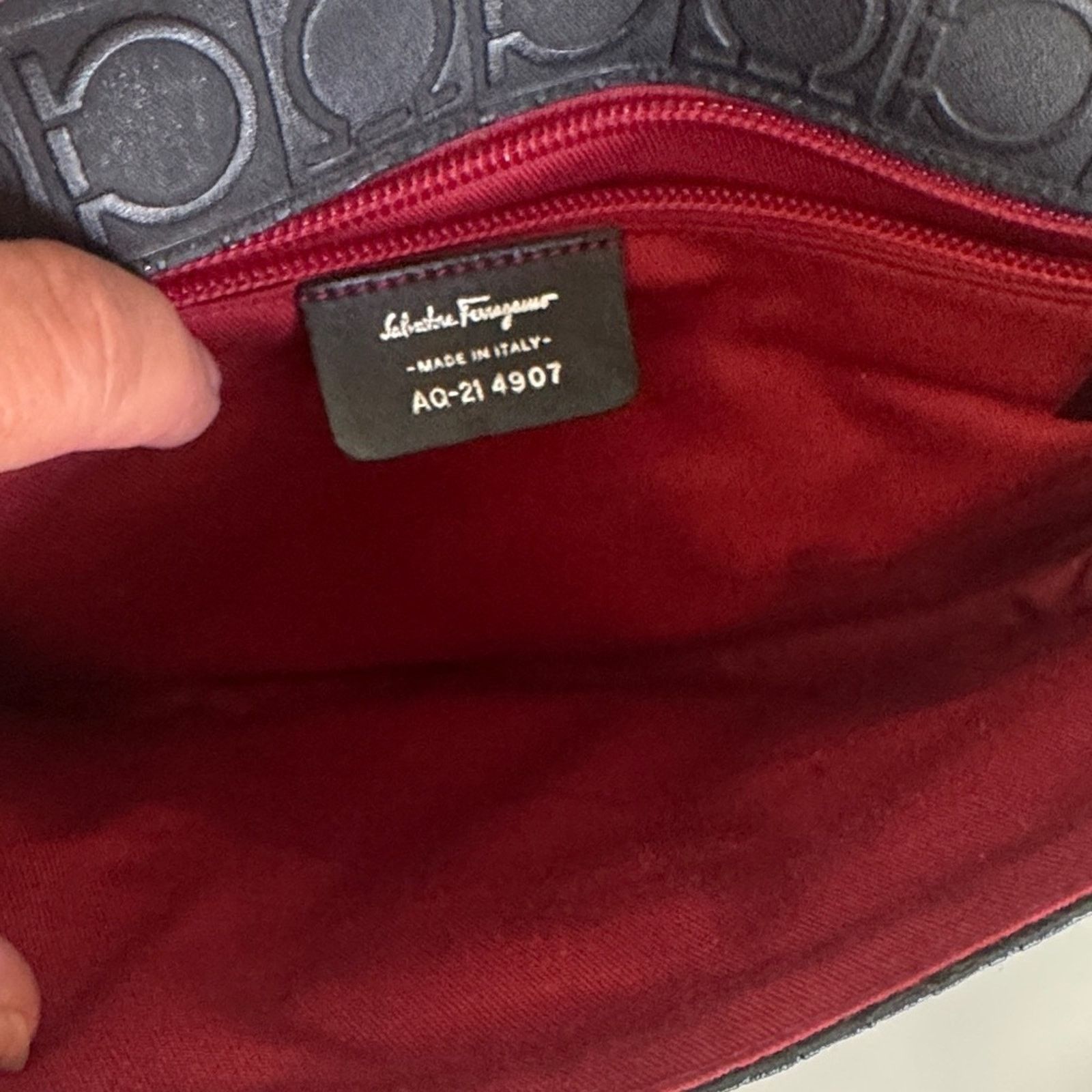 Salvatore Ferragamo Salvatore Ferragamo Vintage Logo-Embossed Shoulder Bag Size ONE SIZE - 10 Thumbnail