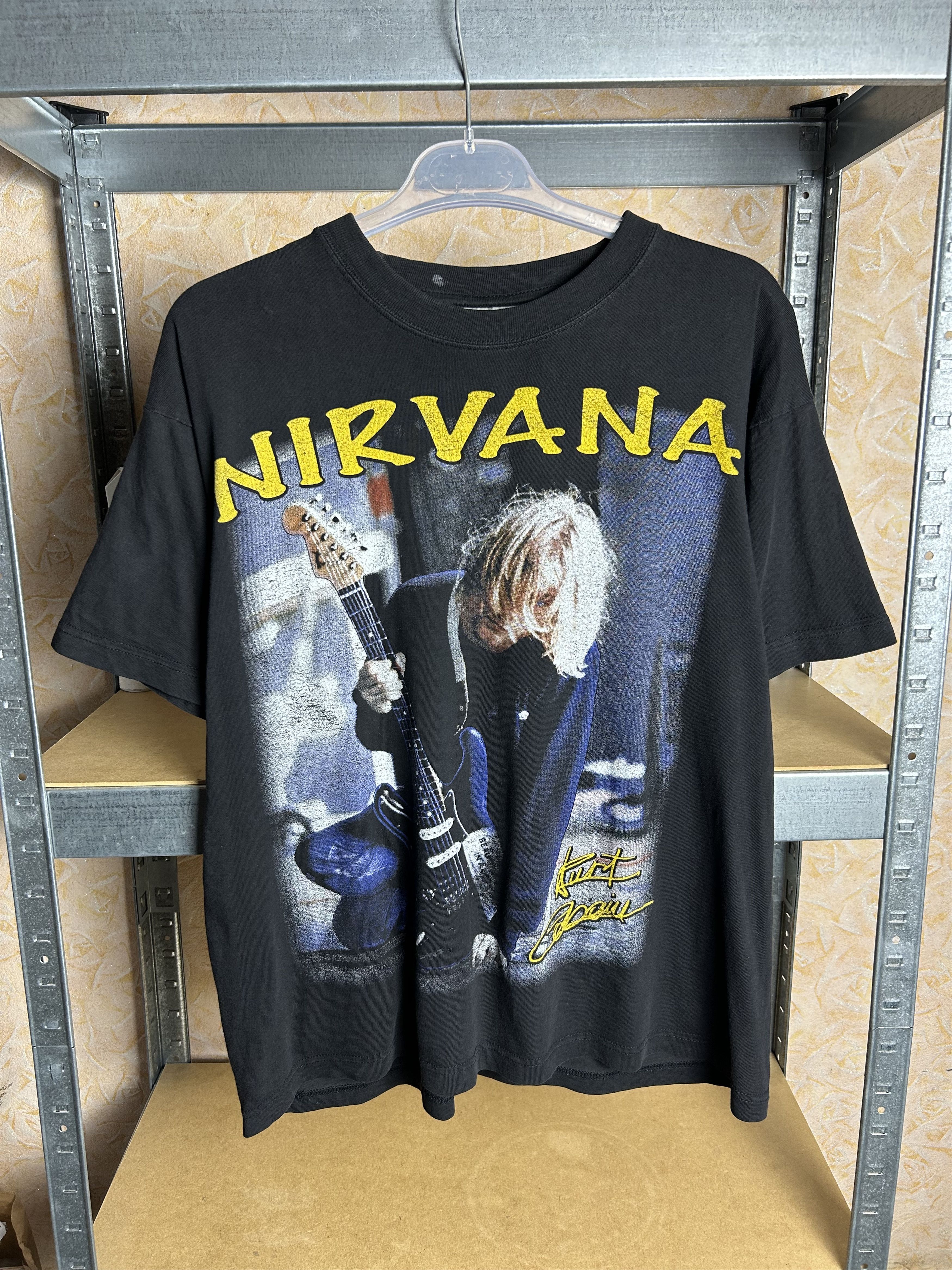 Band Tees Vintage 90s Nirvana Kurt Cobain Rock Band T-shirt Size US L / EU 52-54 / 3 - 1 Thumbnail